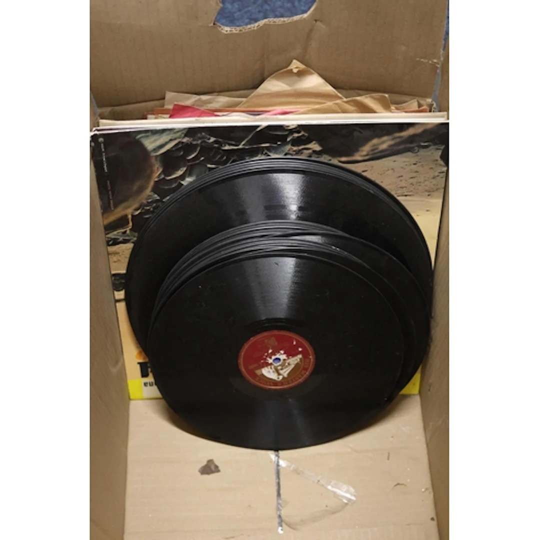 LPs and 78s to include Doris Day, Rosemary Clooney, etc.