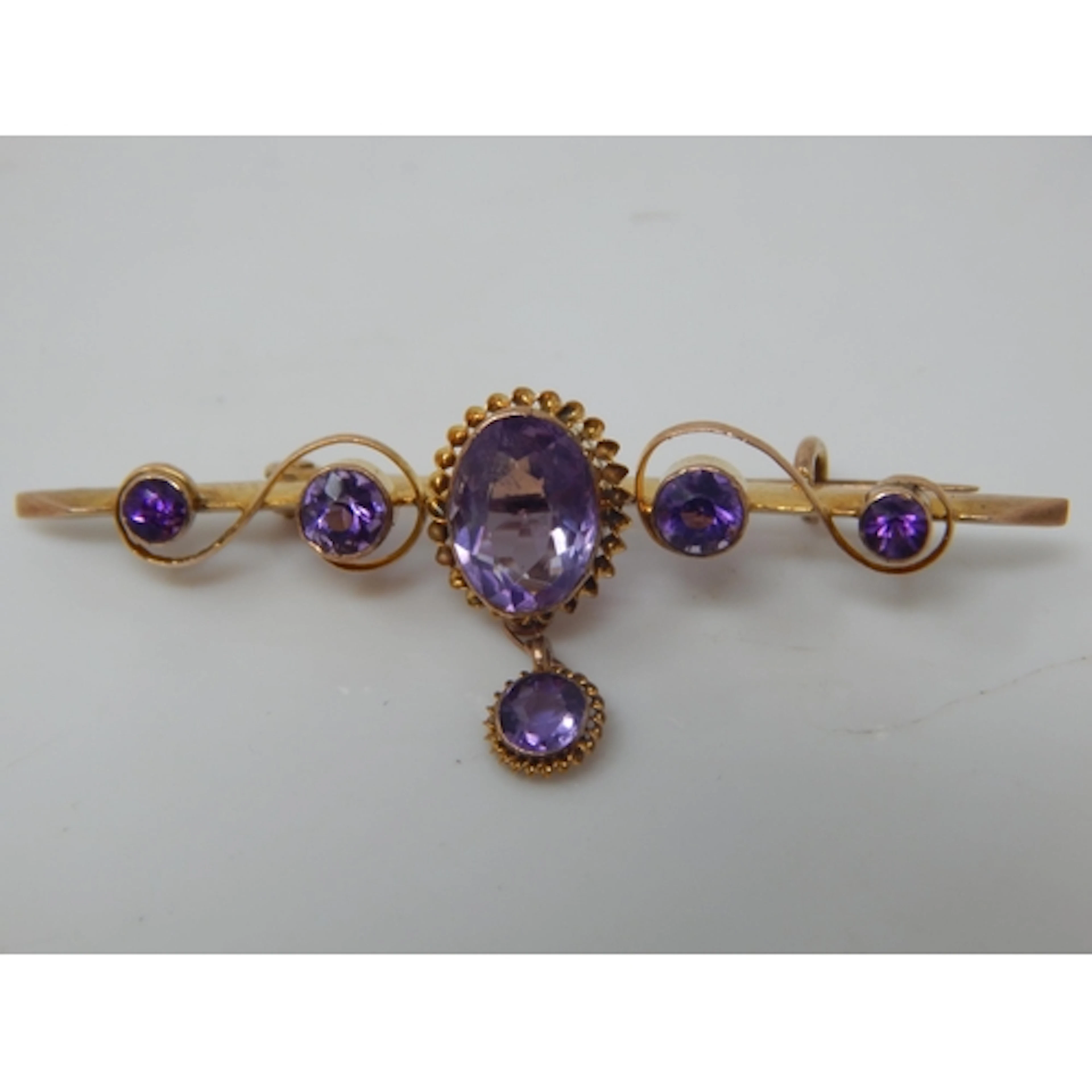 Edwardian 9ct Gold Amethyst Set Brooch with en-tremblant dro...