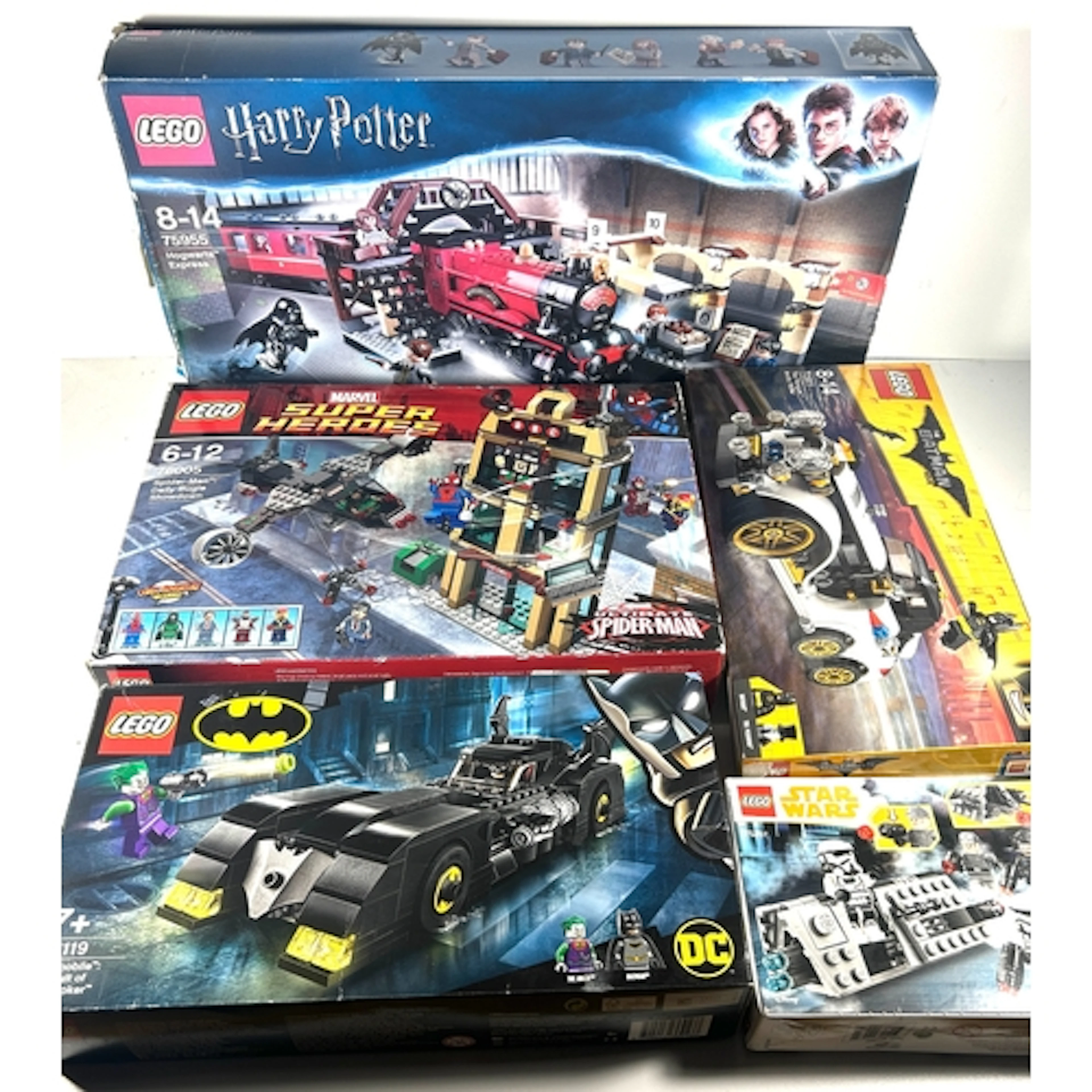 A large collection of LEGO sets, includes 70911 The penguin ...