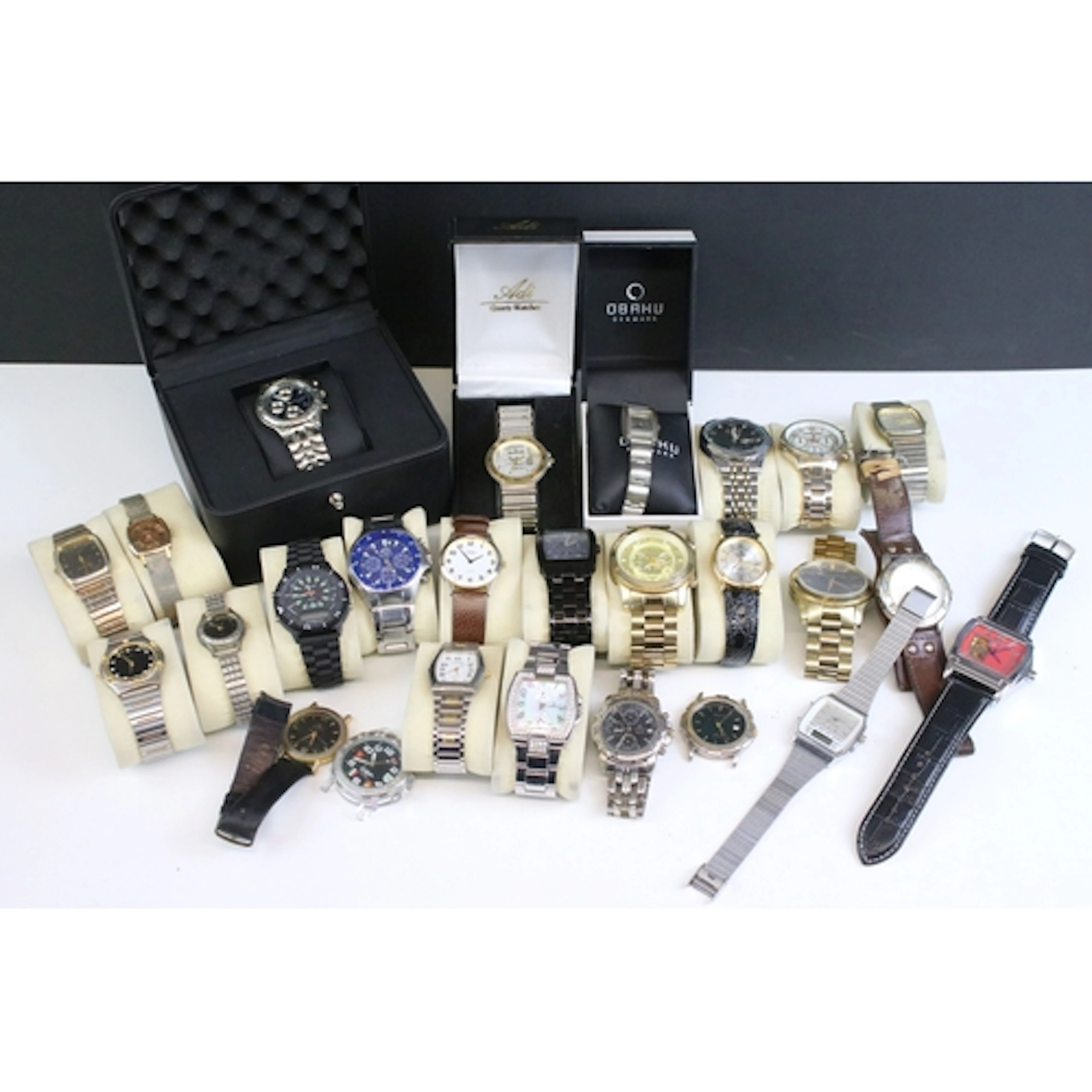 Large quantity of watches to include Michael Kors, Guess, Pi...