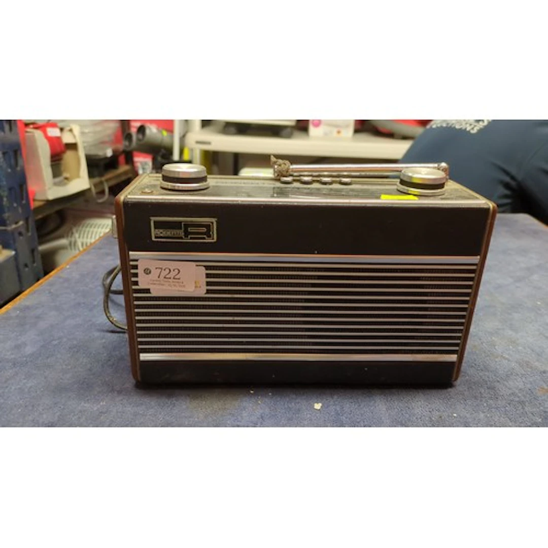 Roberts R25 mains radio with VHF, medium-wave and long-wave ...