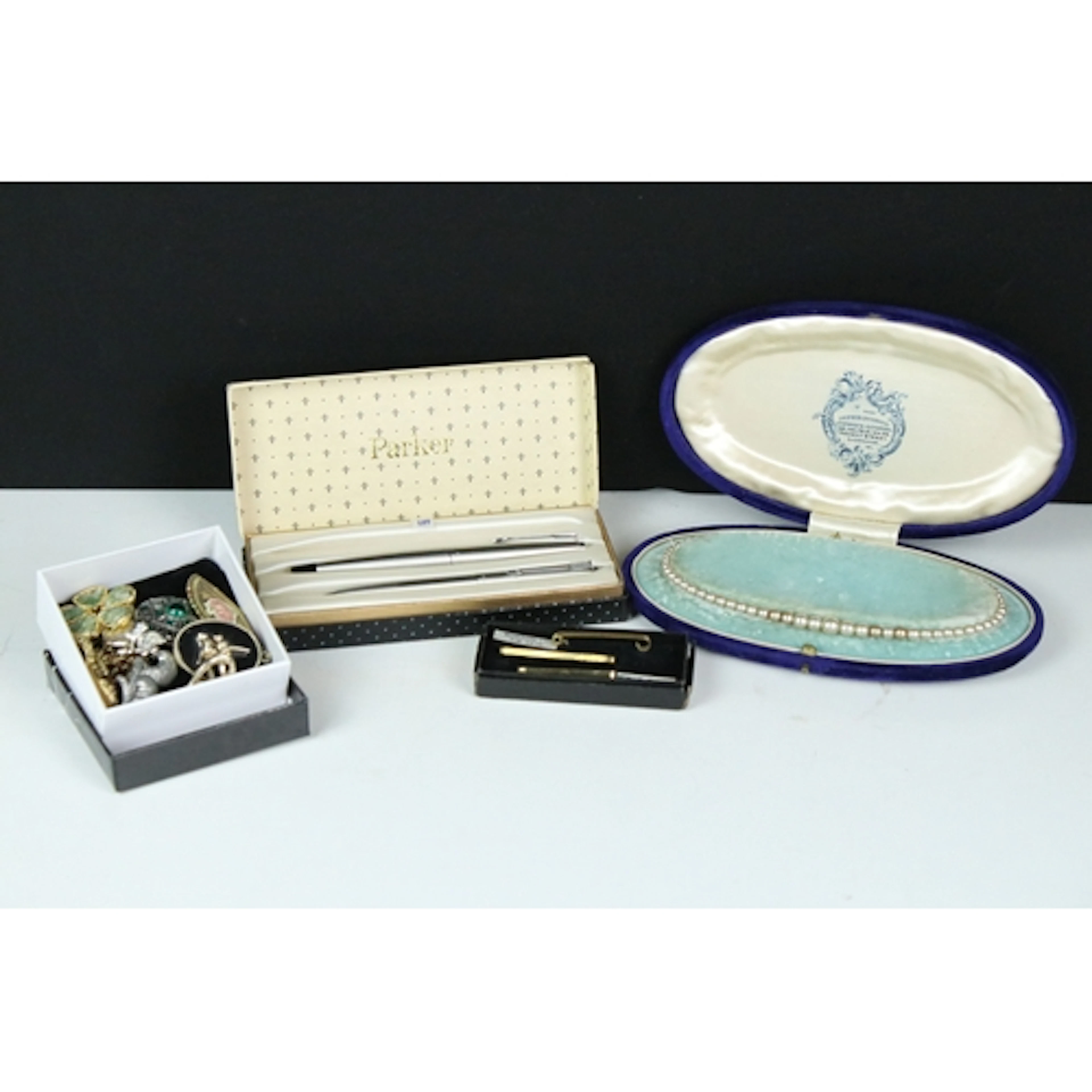 Collection of mixed costume jewellery and mixed collectables...