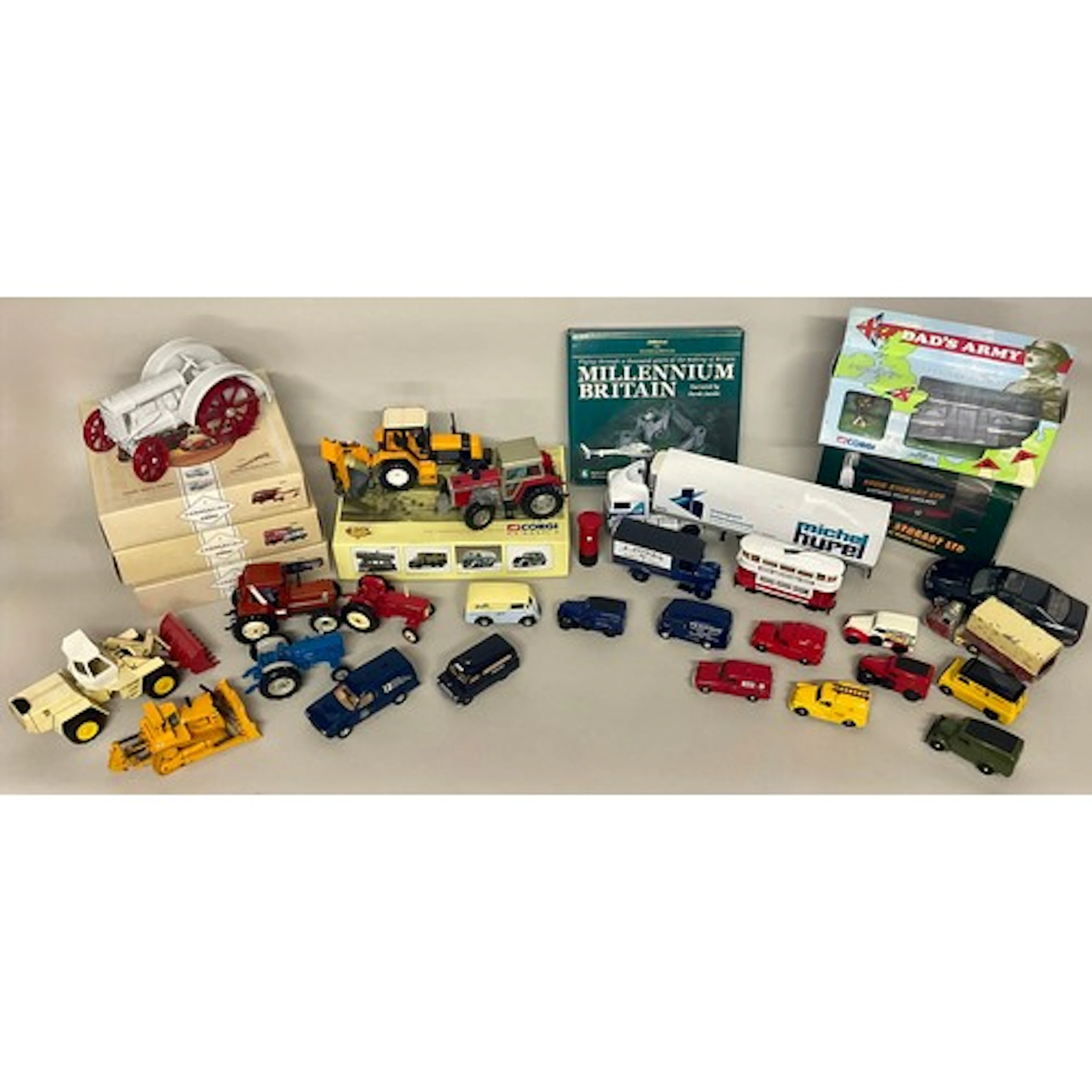 Diecast Vehicles - A quantity of boxed & unboxed diecast mod...