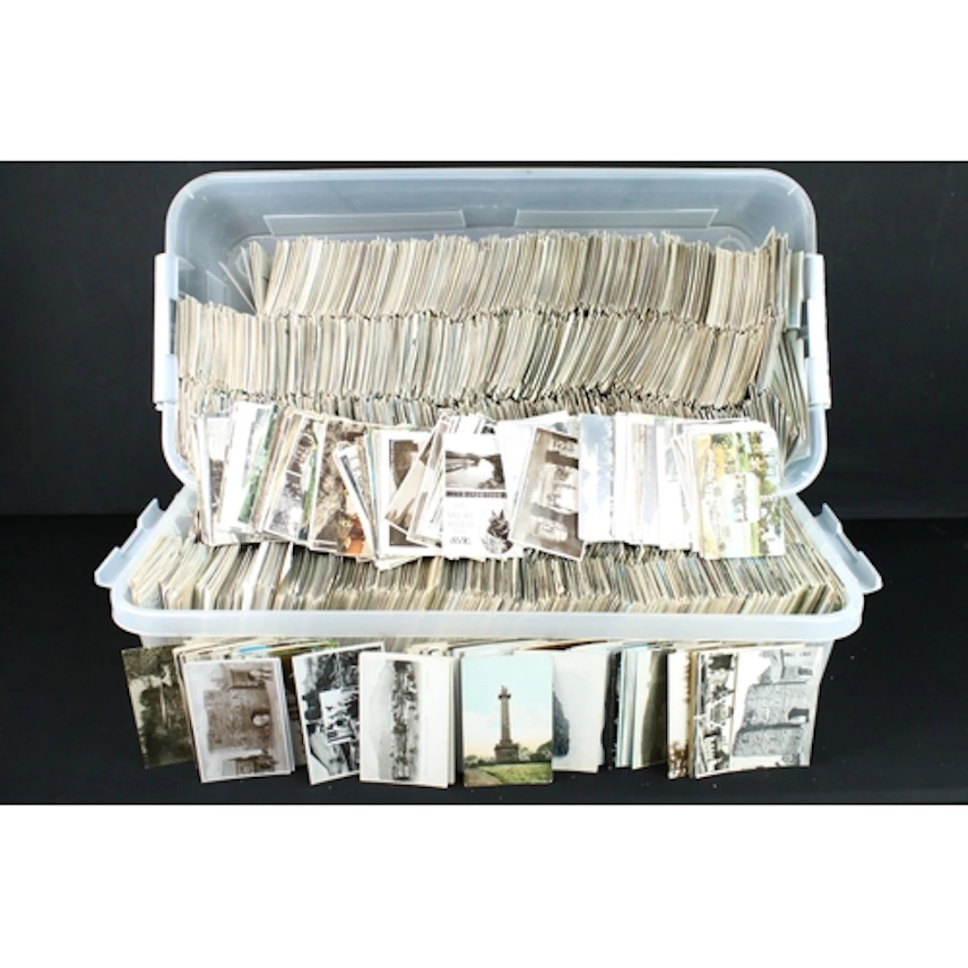 A large collection of mixed early to late 20th century postc...