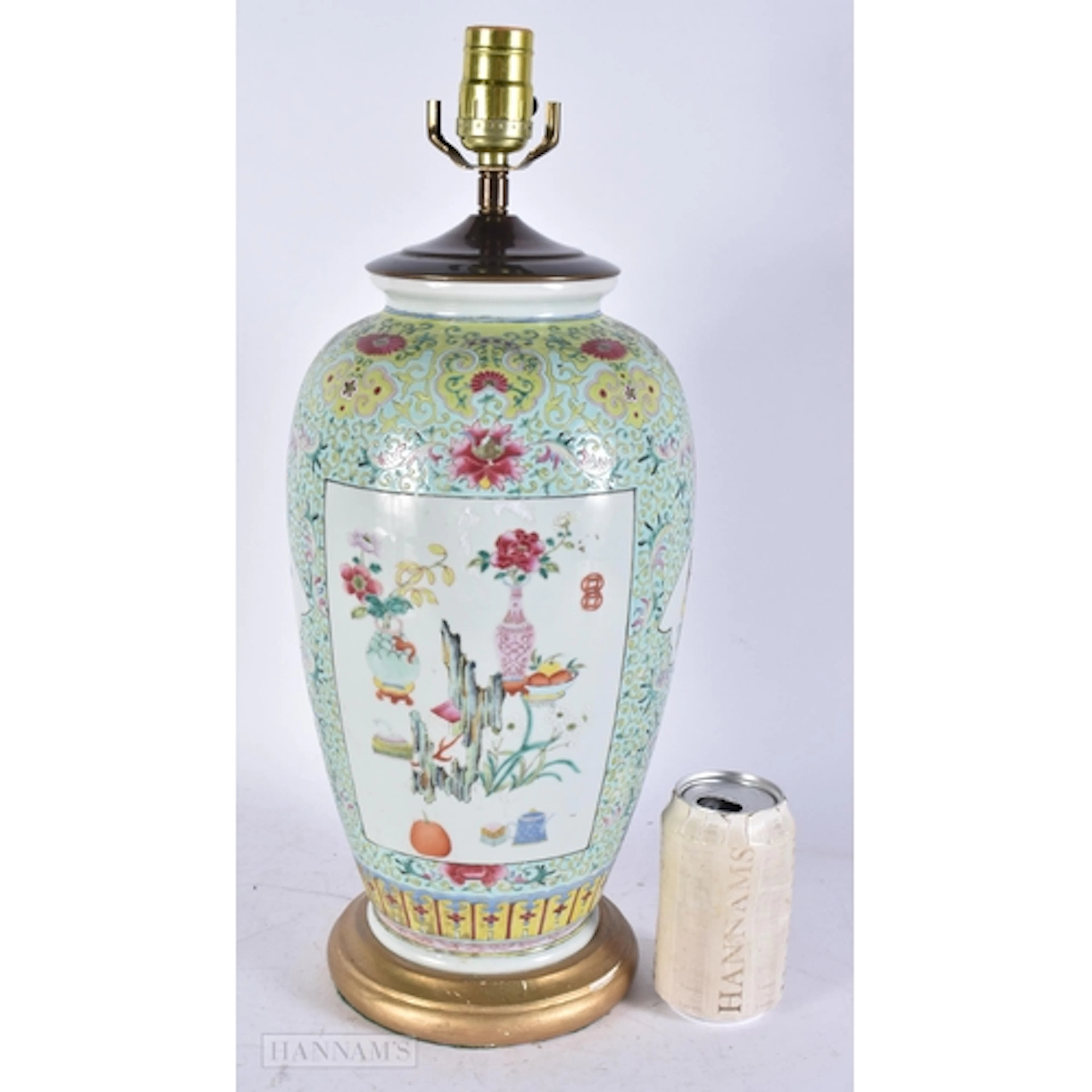 AN EARLY 20TH CENTURY CHINESE FAMILLE ROSE PORCELAIN LAMP La...