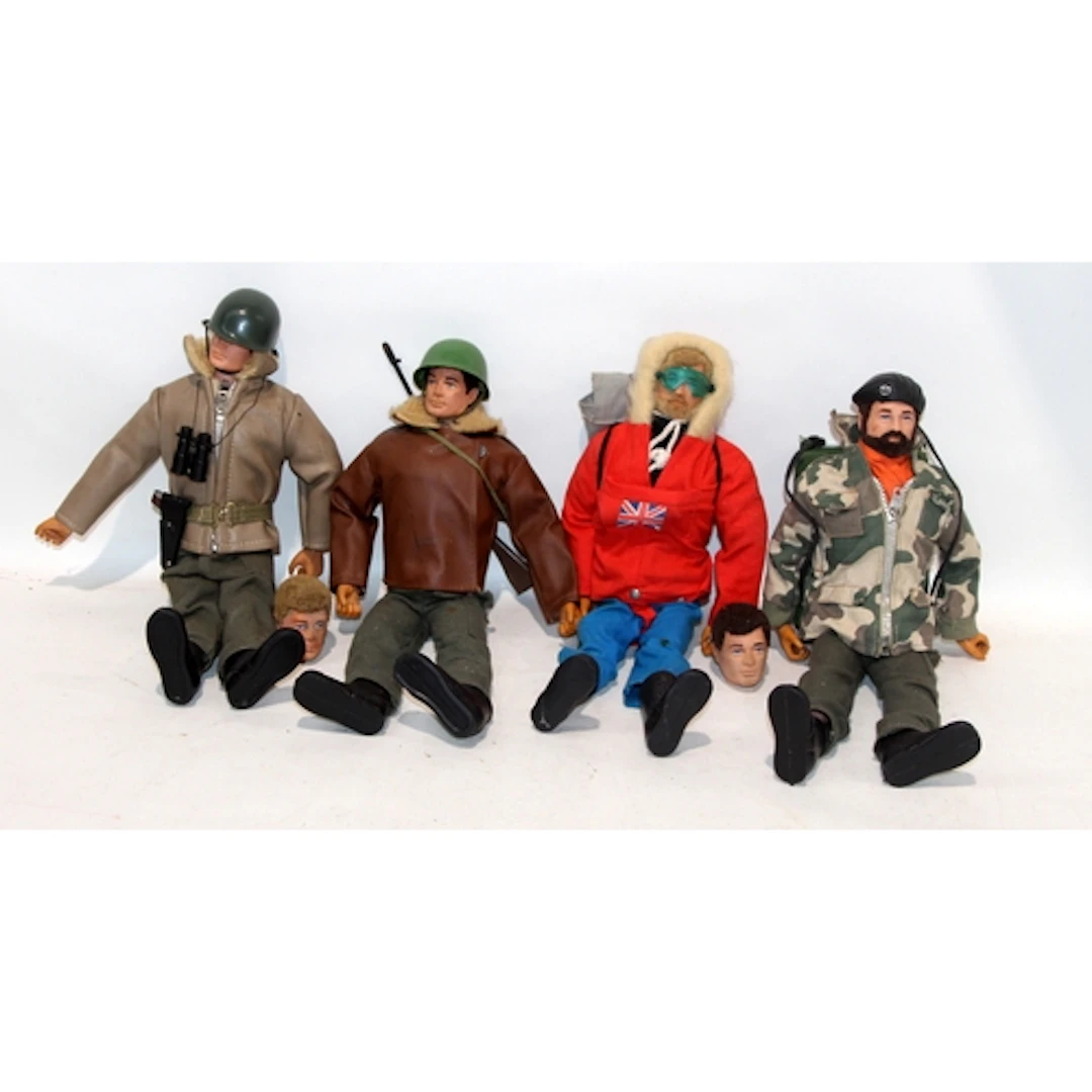 A small collection of Action Men in various outfits c/w a sm...