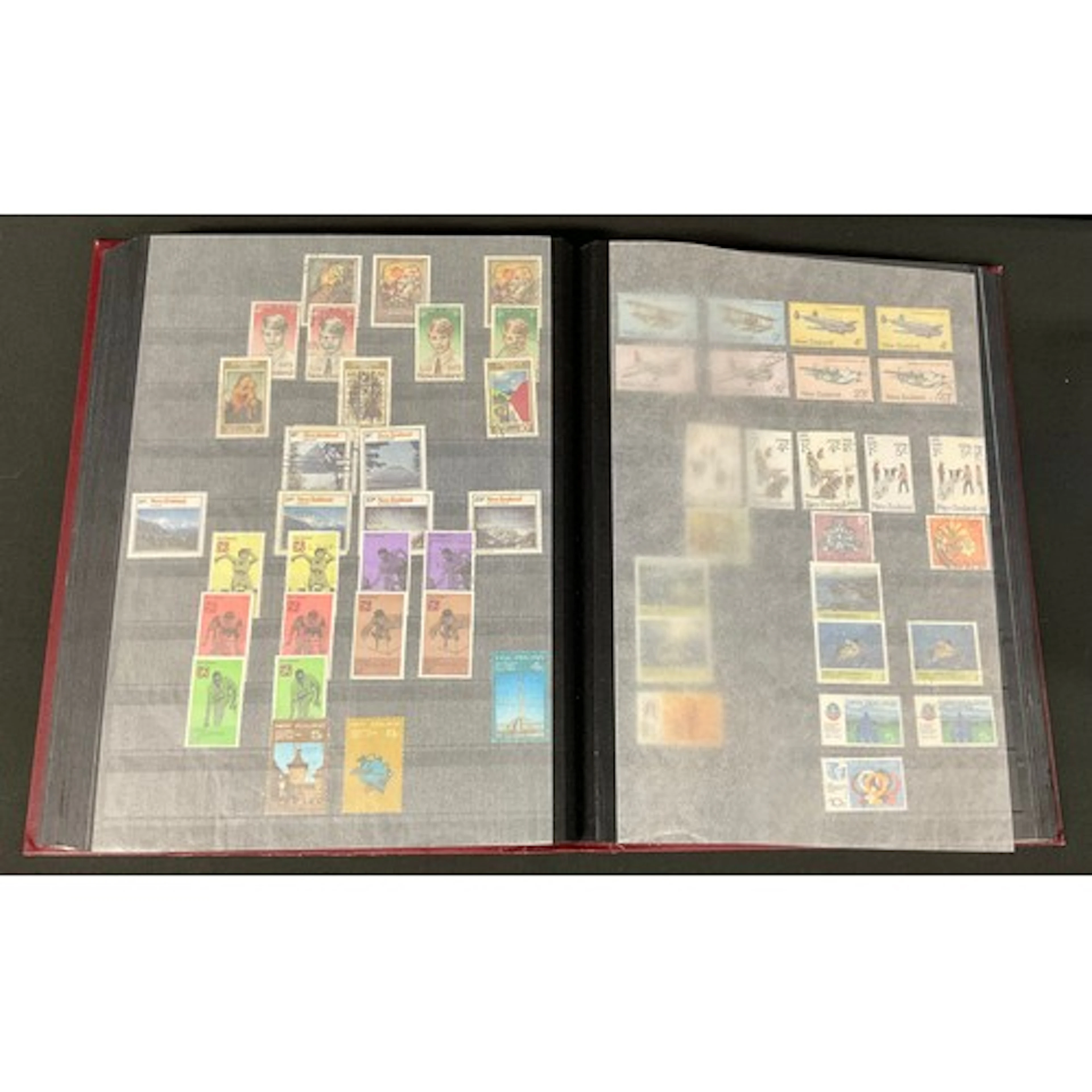 Stamps : New Zealand collection 1860s / modern, 18 chalon he...