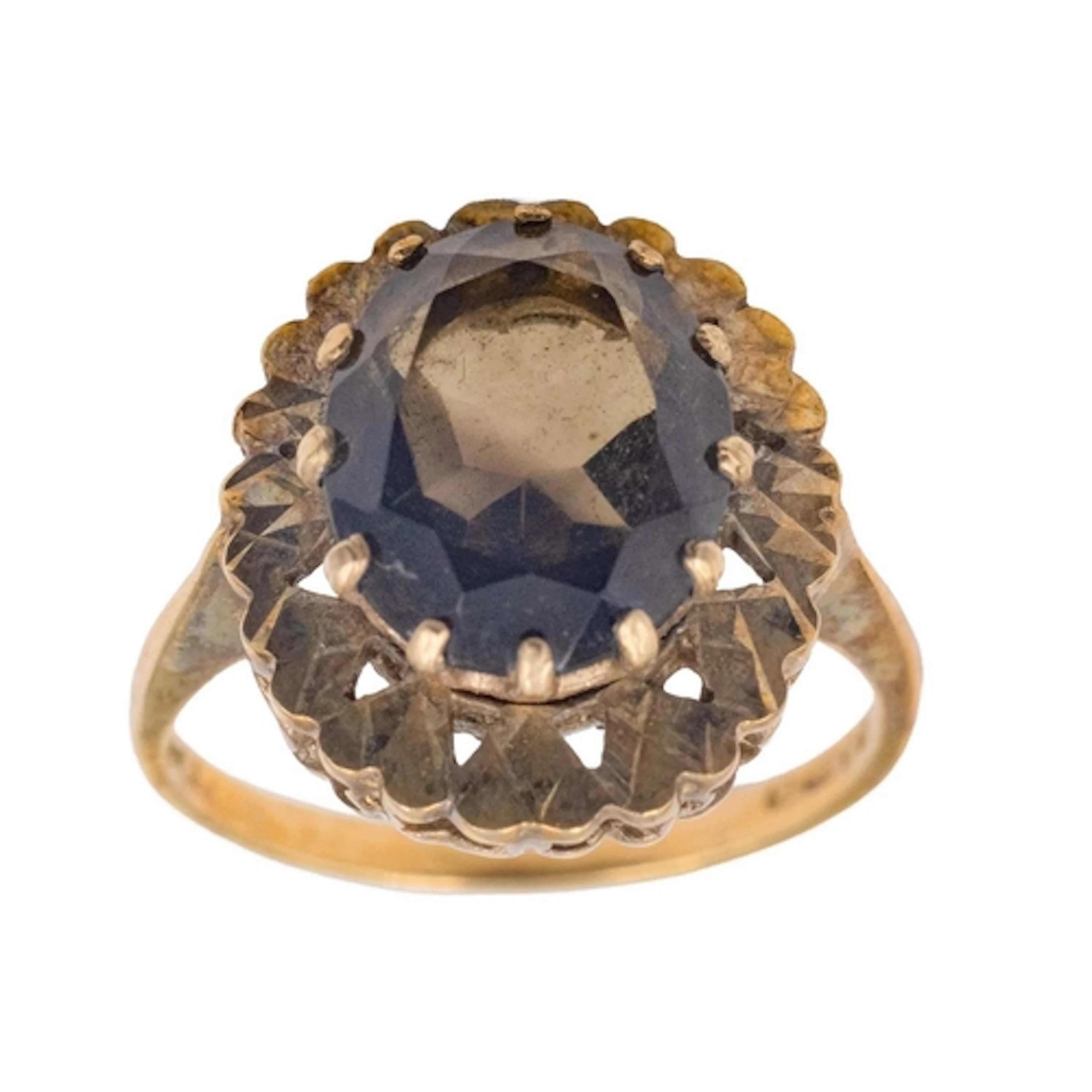 A 9k oval smoky quartz set cocktail ring. London 1977, size ...