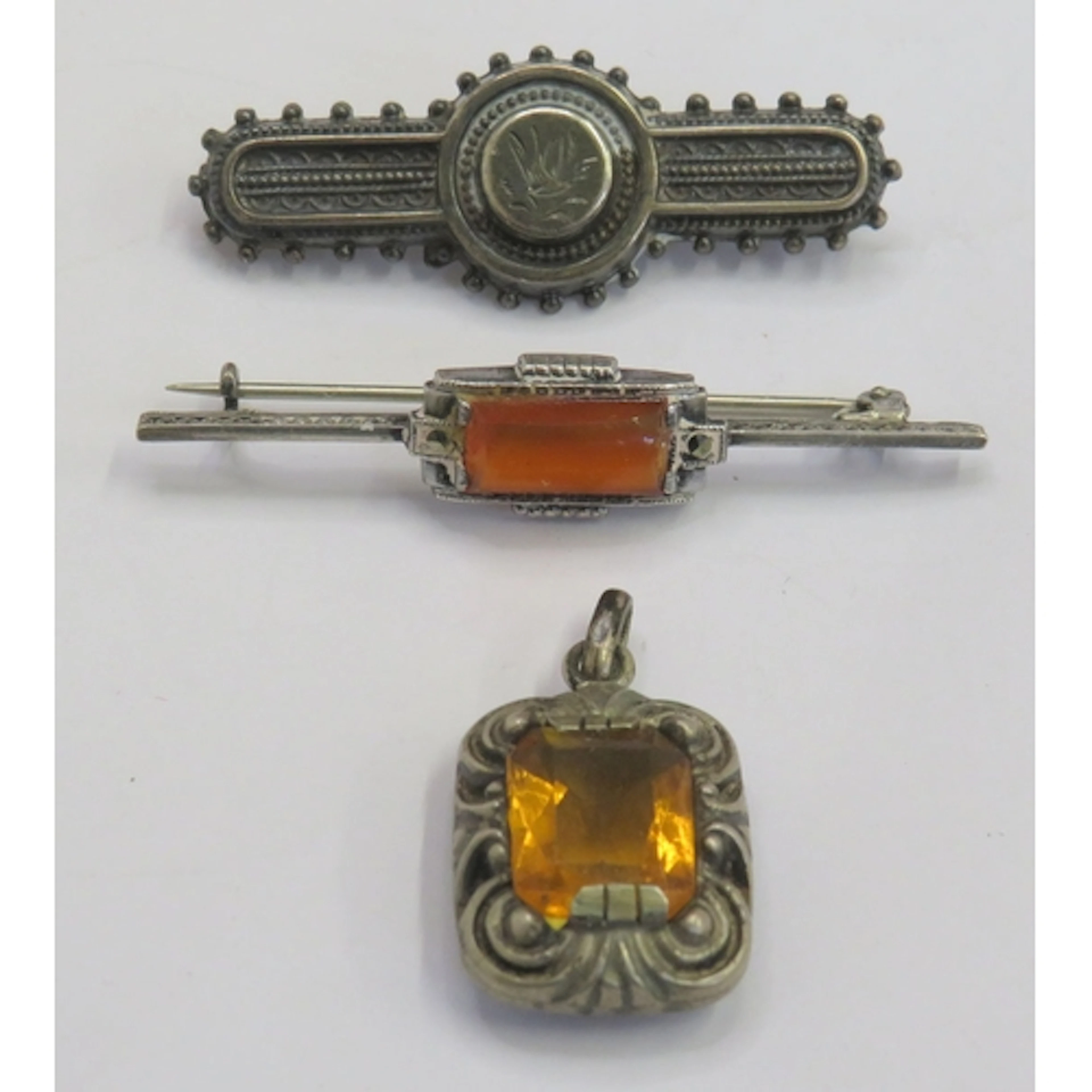 Victorian Hallmarked Silver Bar Brooch with engraved bird mo...