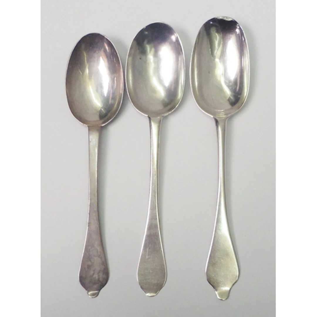 Three dog nose spoons incl examples by Thomas Spackman, Lond...