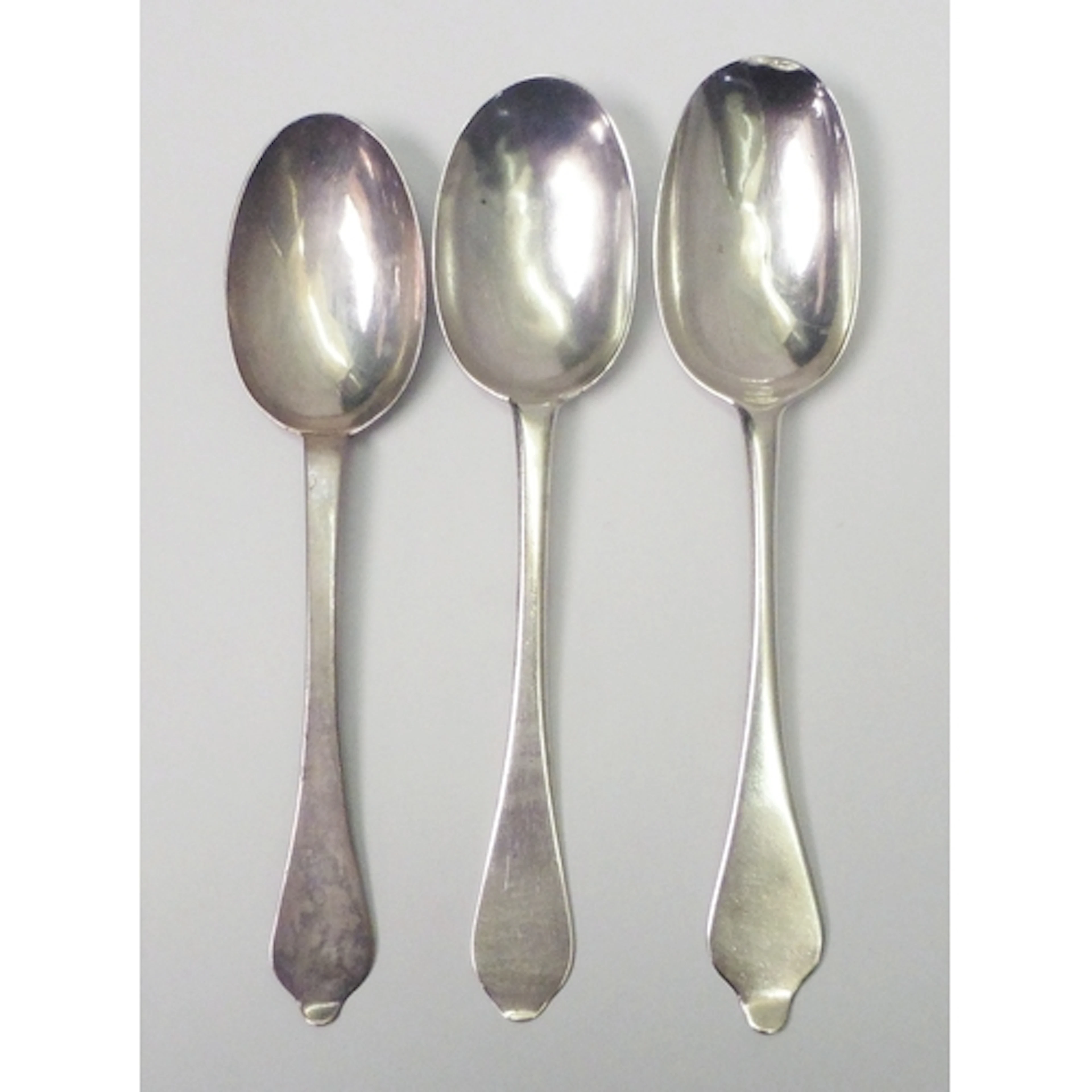 Three dog nose spoons incl examples by Thomas Spackman, Lond...