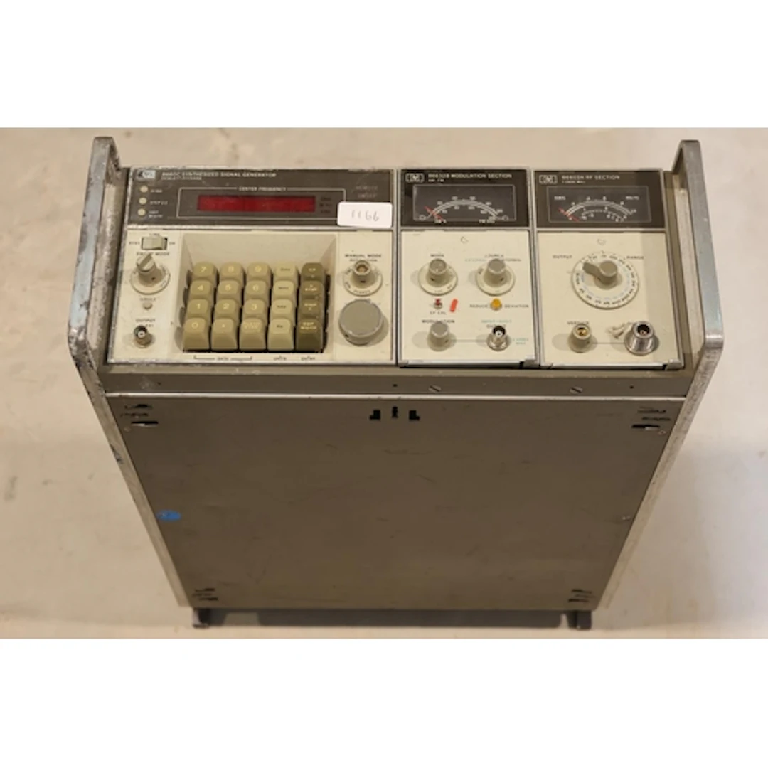 Hewlett Packard 8660C Synthesized Signal Generator with Modu...