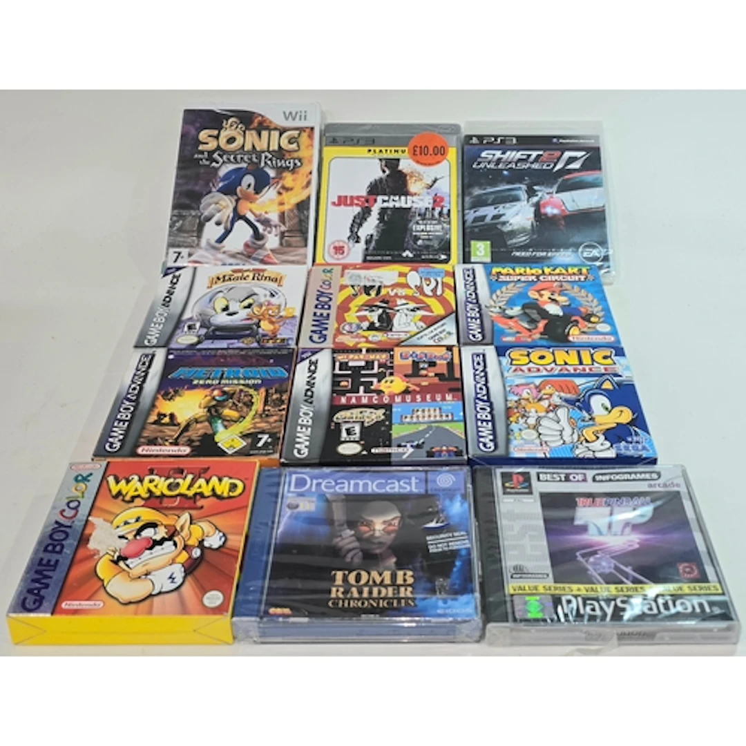 A good collection of boxed vintage Nintendo Game Boy game ca...