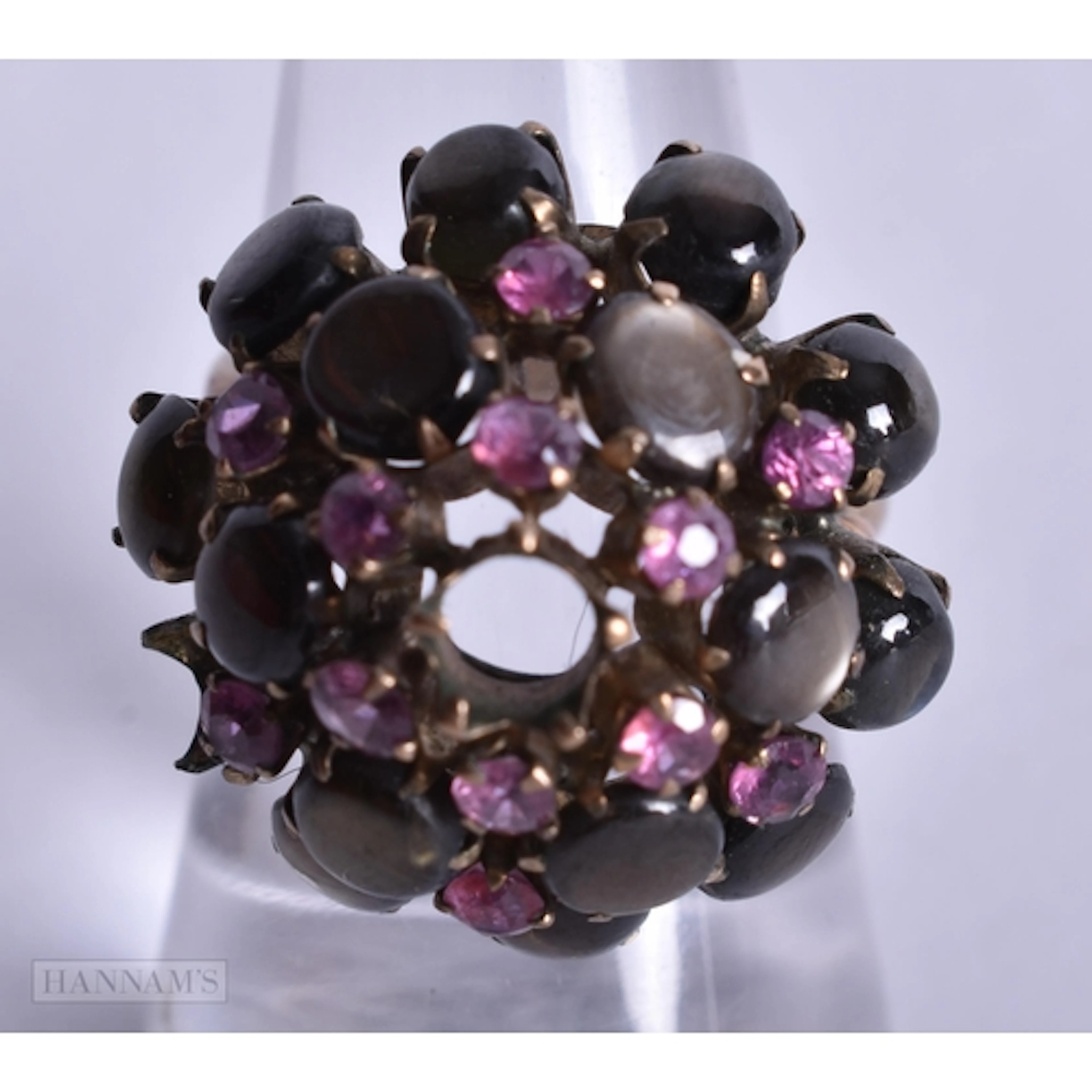 A 14CT GOLD COCKTAIL RING. 6.5 grams. O.