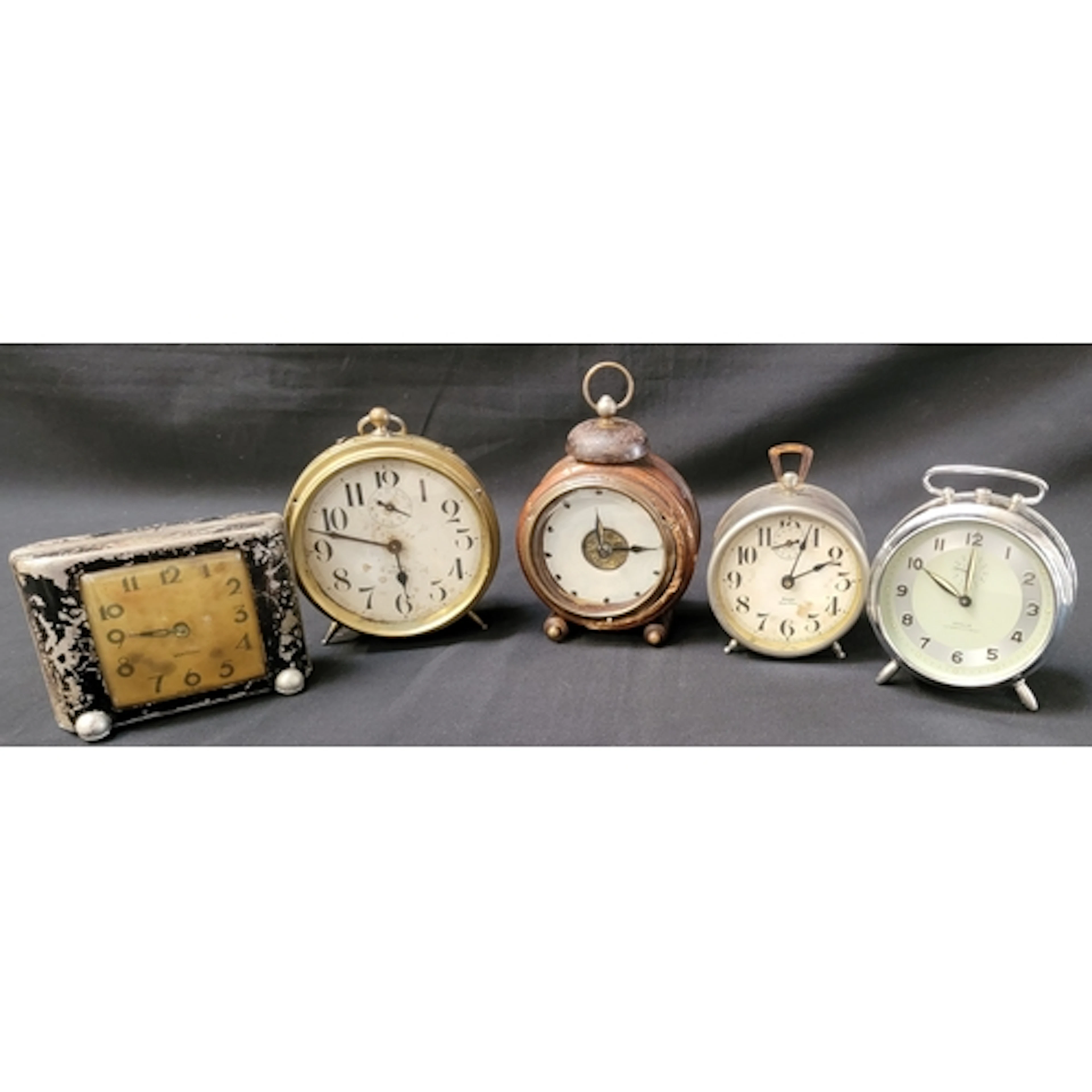 SELECTION OF FIVE VINTAGE ALARM CLOCKS comprising a Westclox...