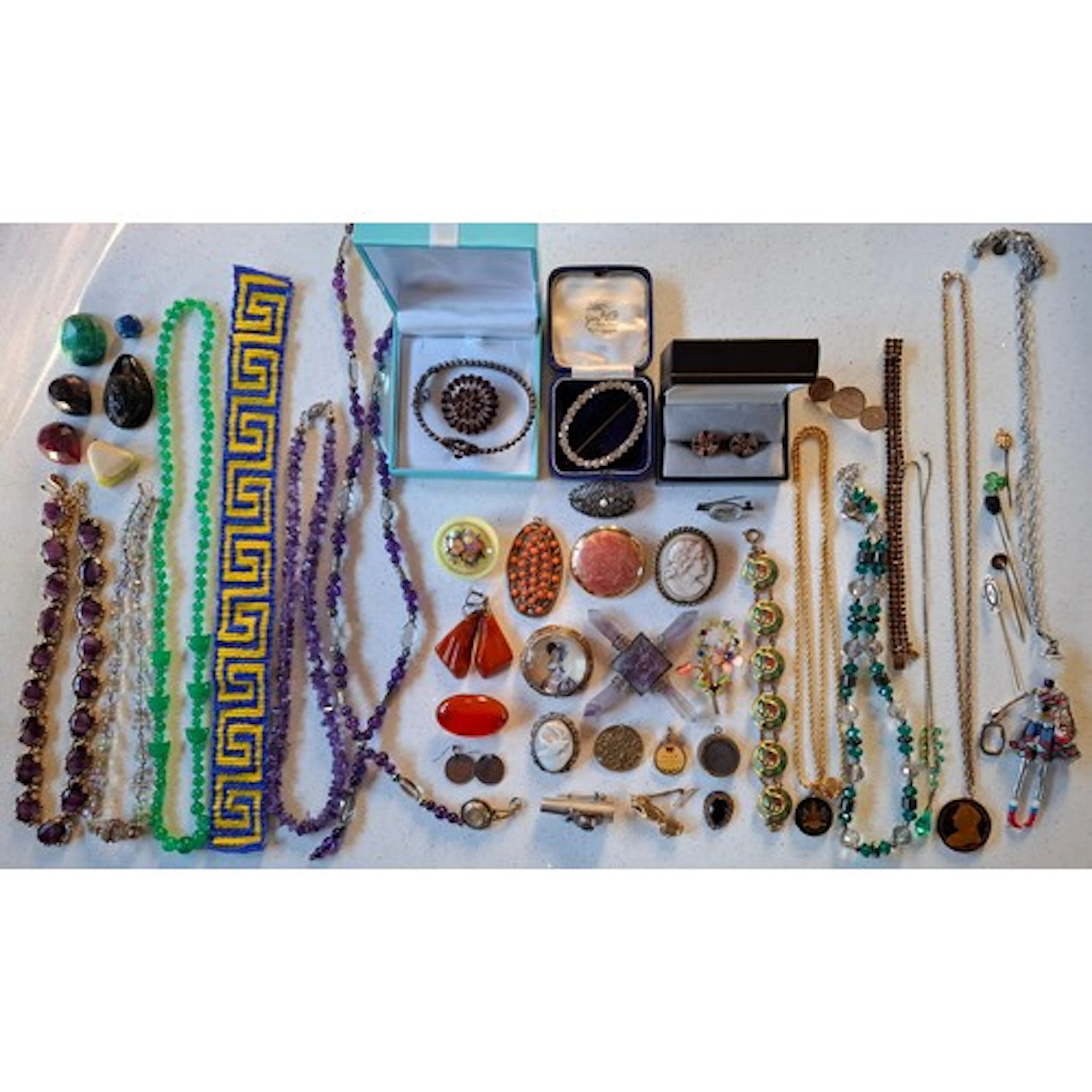 A quantity of vintage costume jewellery to include a Bohemia...