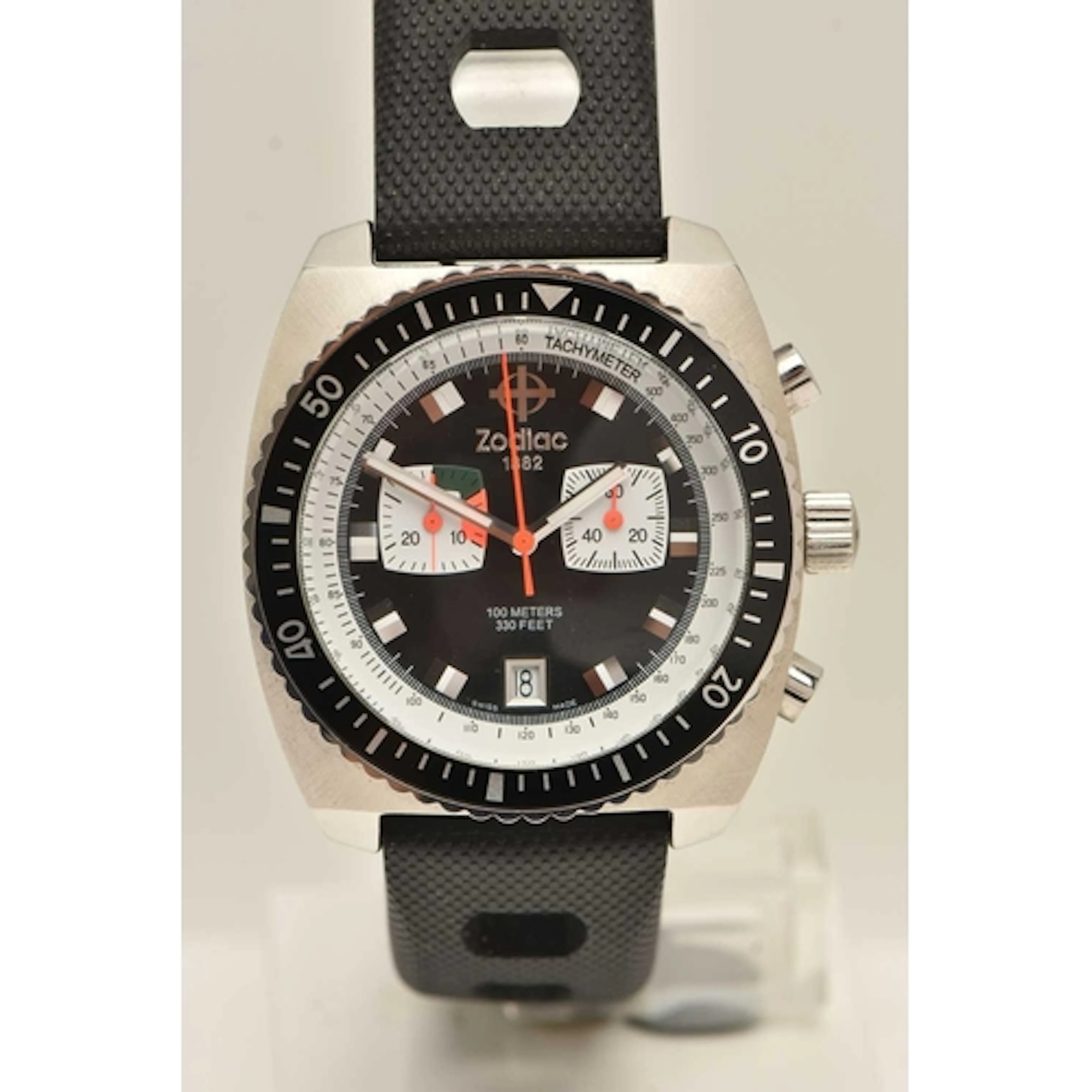 A 'ZODIAC' SEA DRAGON WRISTWATCH, quartz movement, round bla...