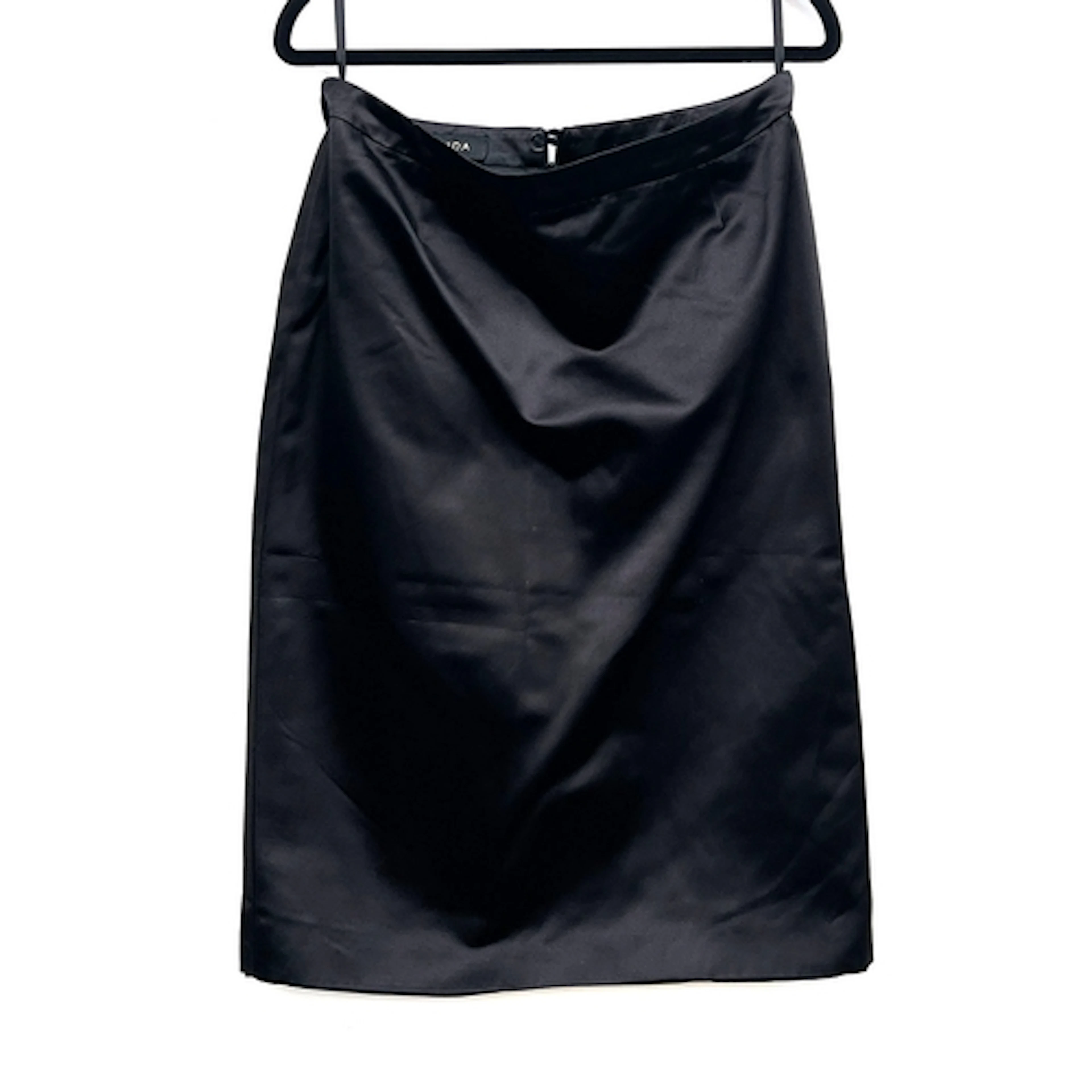 An Escada black silk skirt, size 40