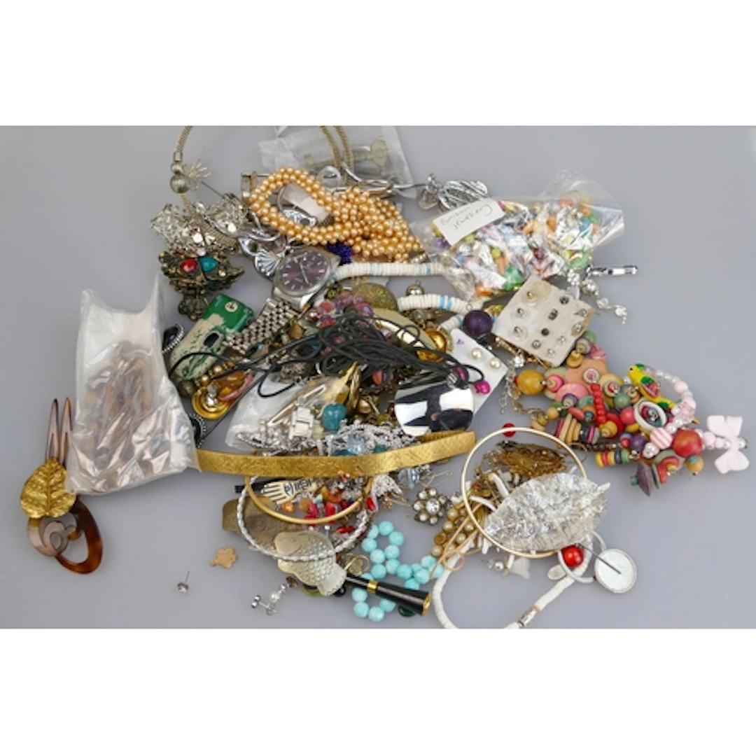 A selection of costume jewellery