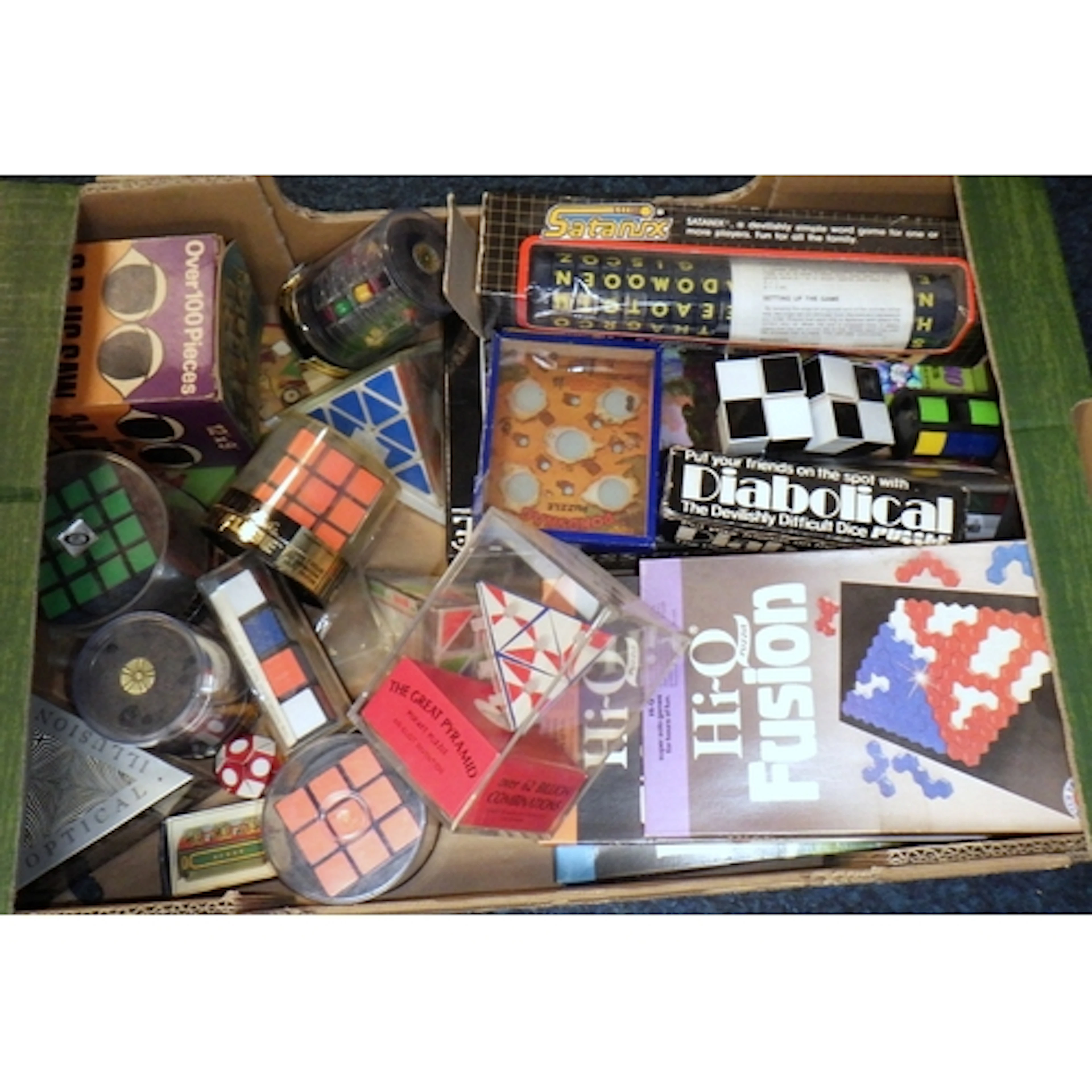 A qty of various puzzles etc to inc Rubik's cubes