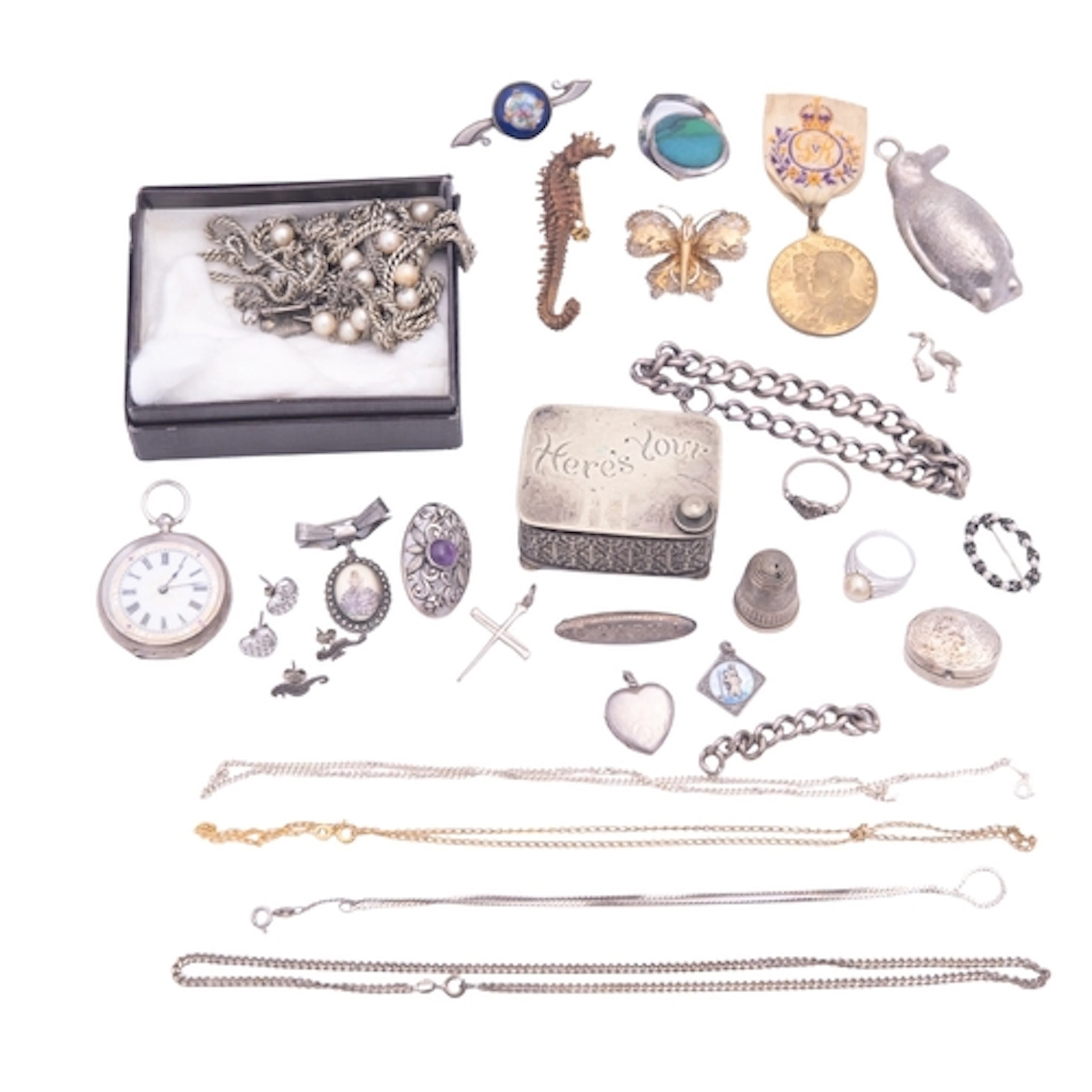 A mixed lot of silver jewellery, to include three chains, a ...