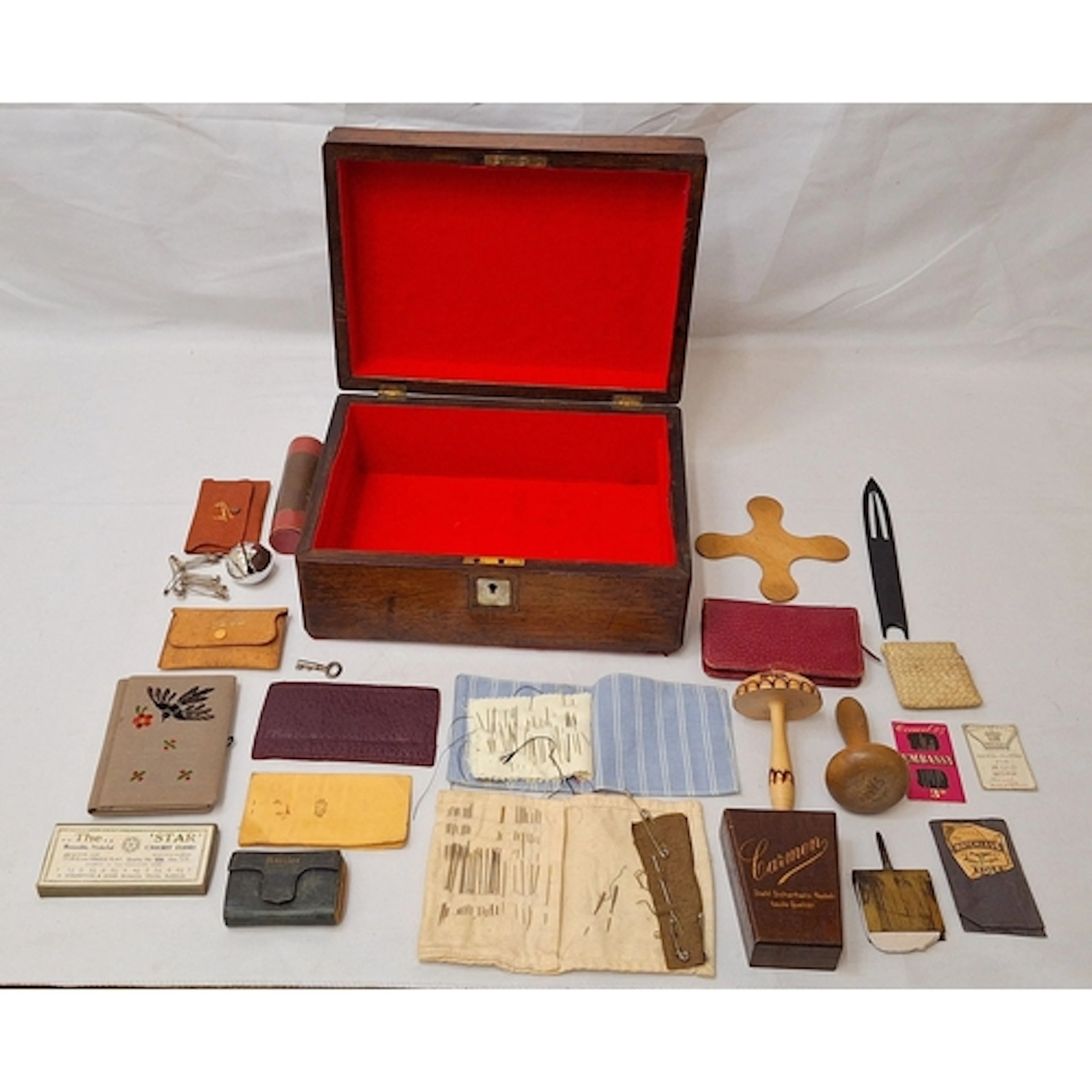 Wooden Workbox decorated with mother of pearl panels incl. h...
