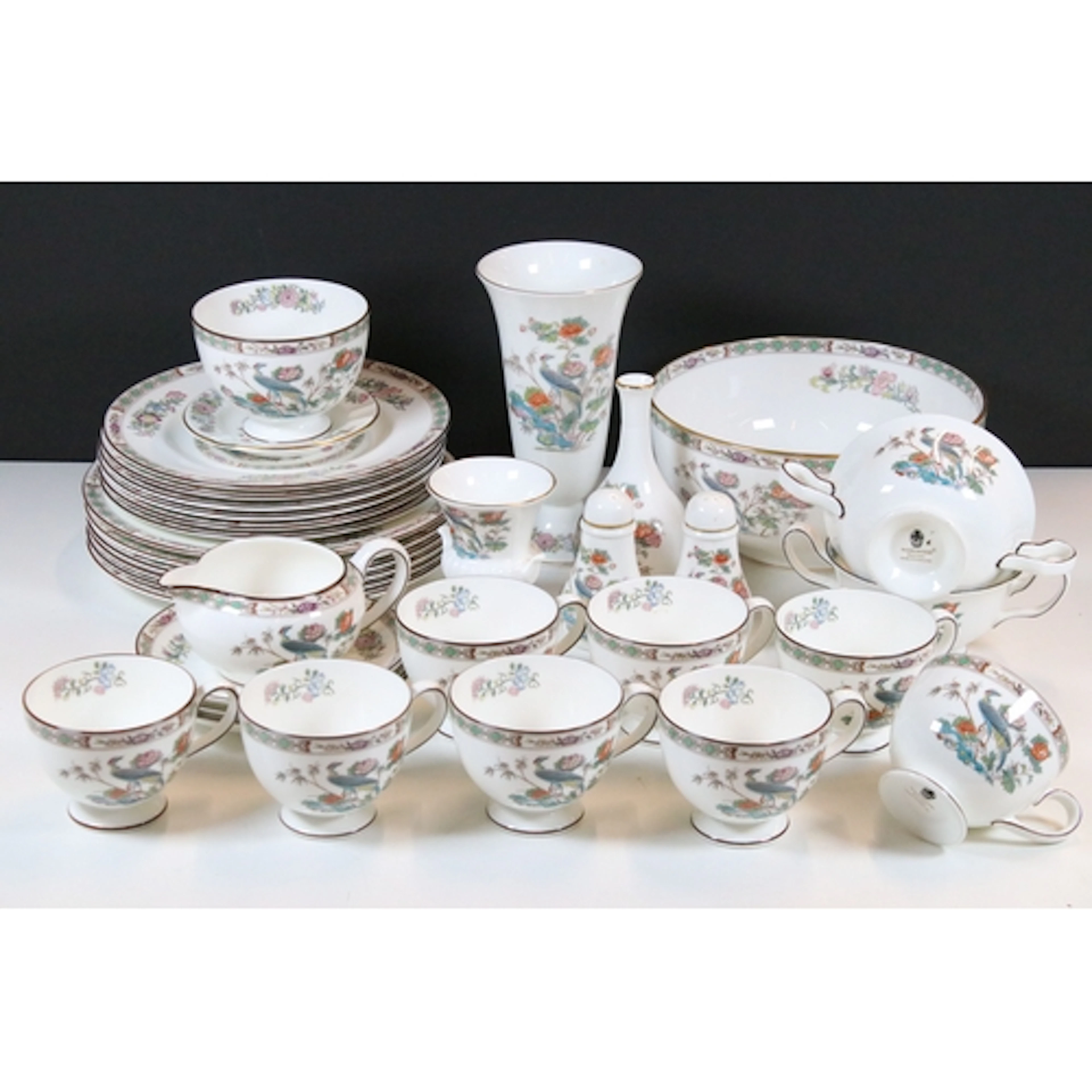 Wedgwood 'Kutani Crane' pattern part dinner and tea service,...