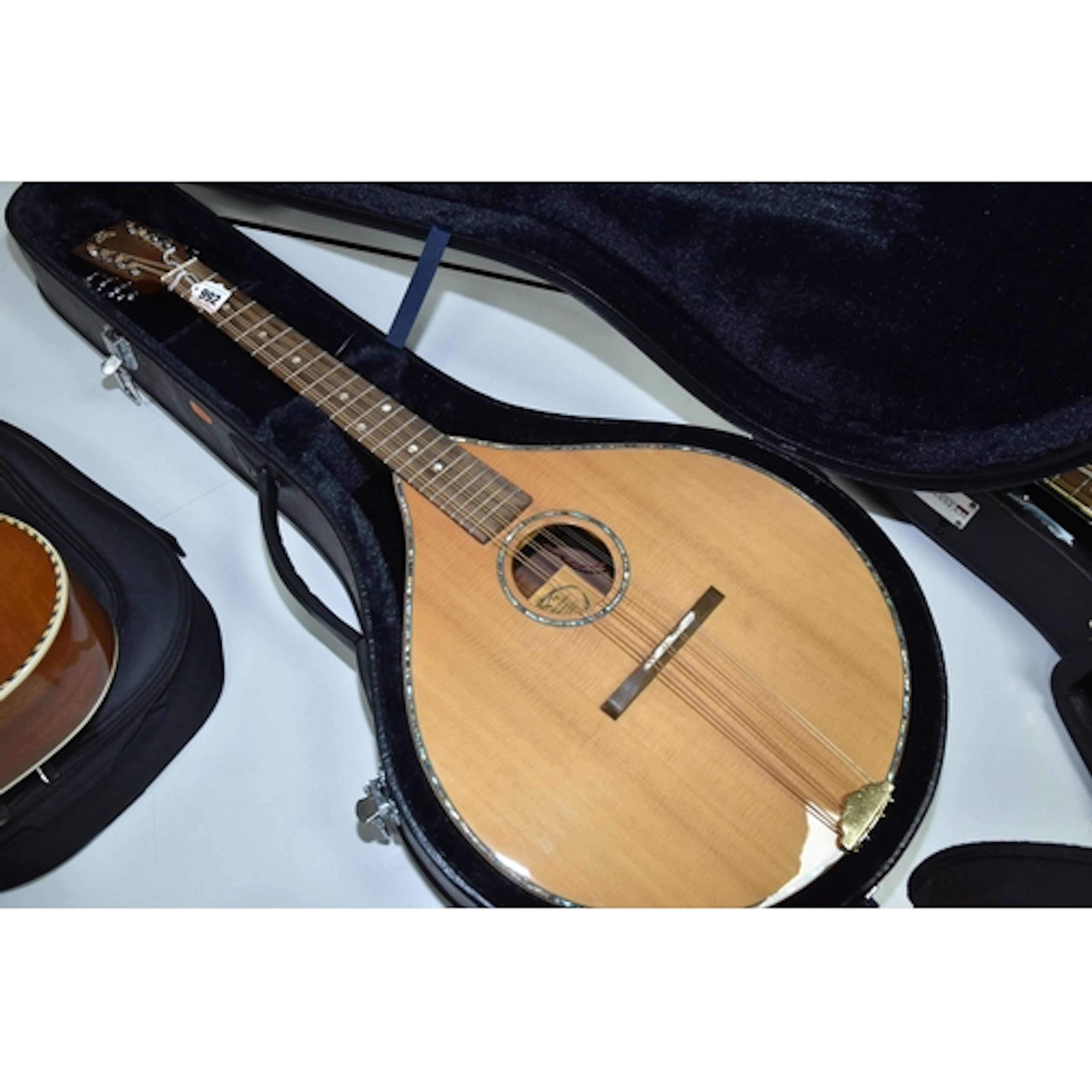 AN ASHBURY DELUXE OCTAVE MANDOLA, 8 string/4 course, labelle...