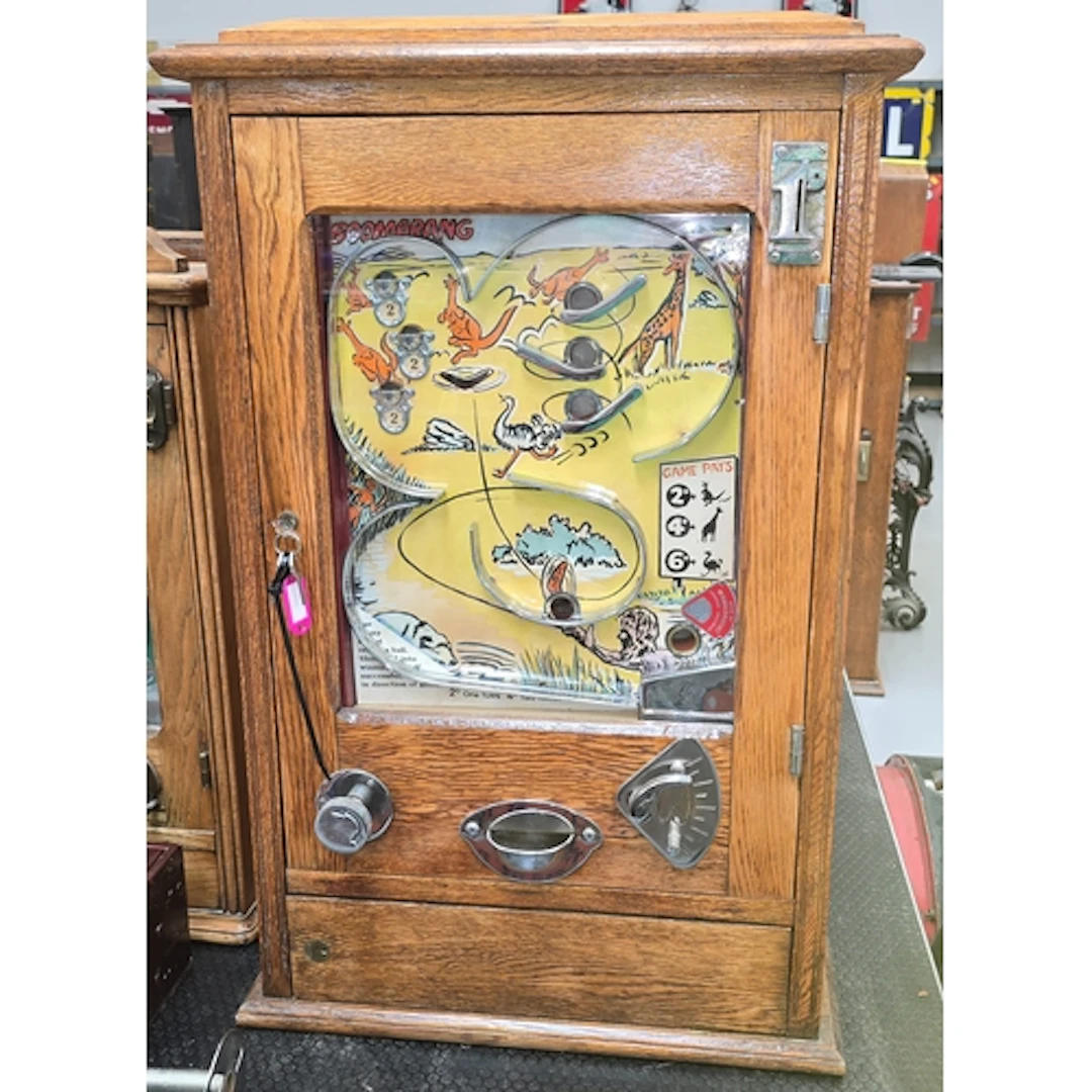 A vintage Allwin Wondermatics "Boomerang" wall arcade machin...