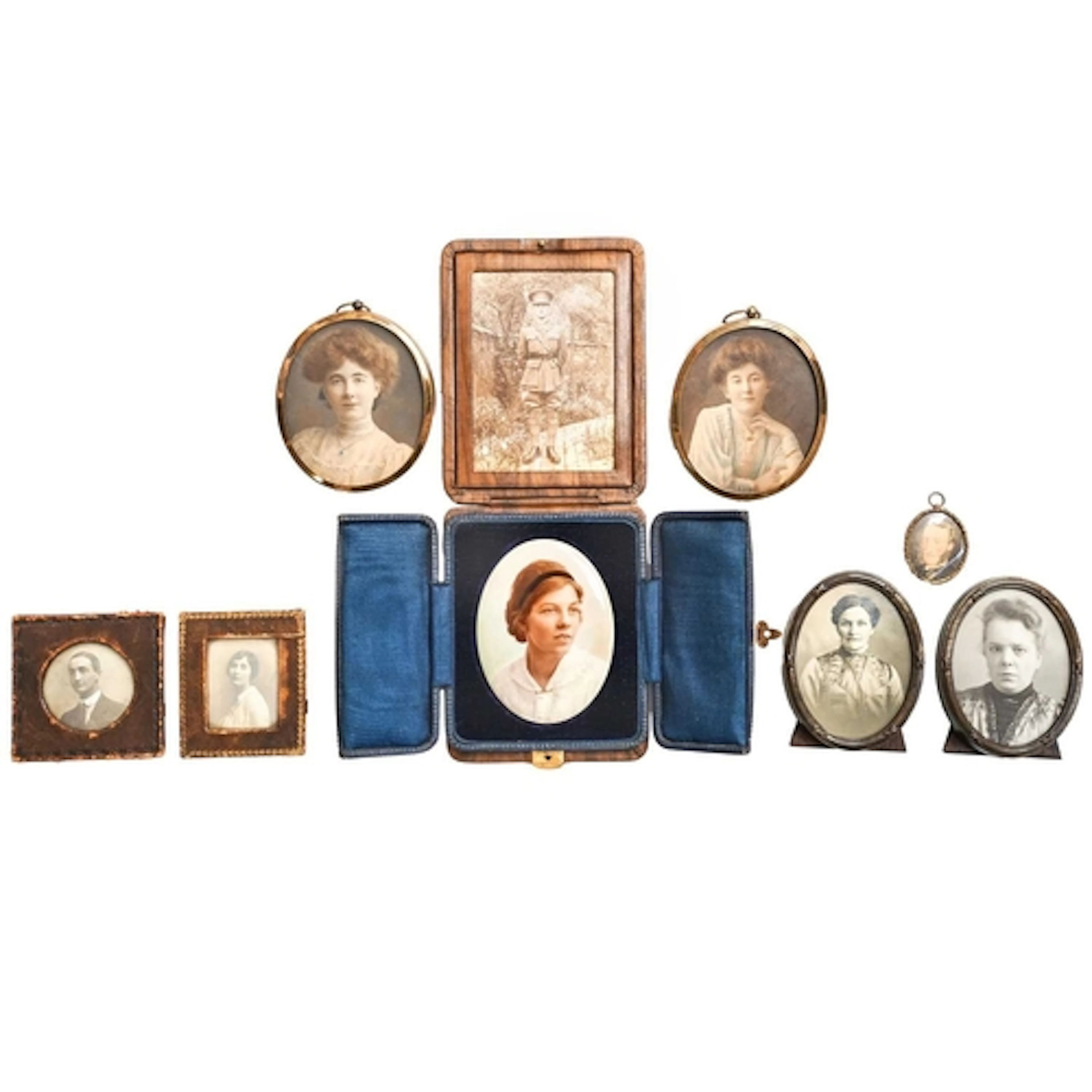A collection of antique frames. Early 20th century and later...
