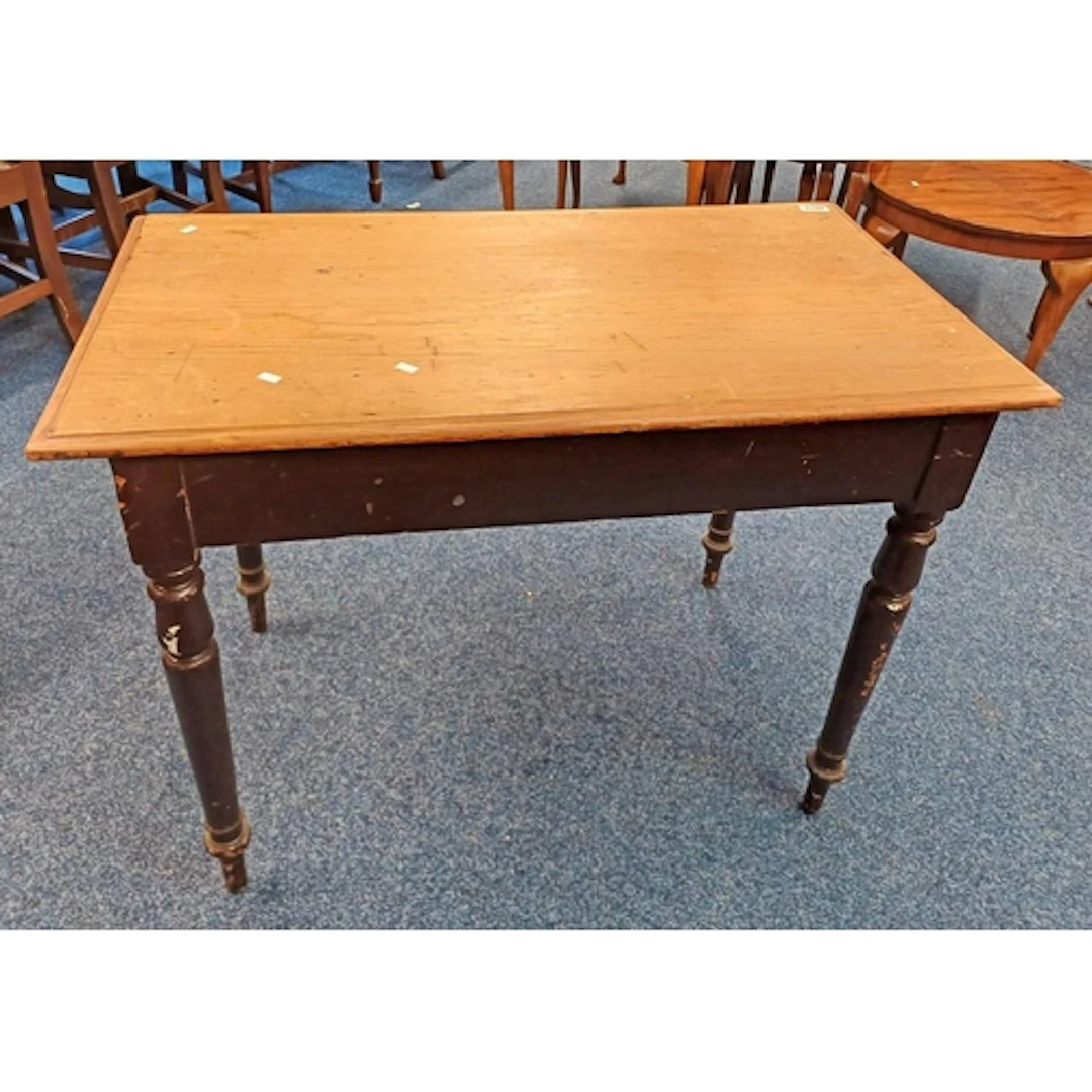 PINE TOPPED RECTANGULAR TABLE ON PAINTED TURNED SUPPORTS. 6...