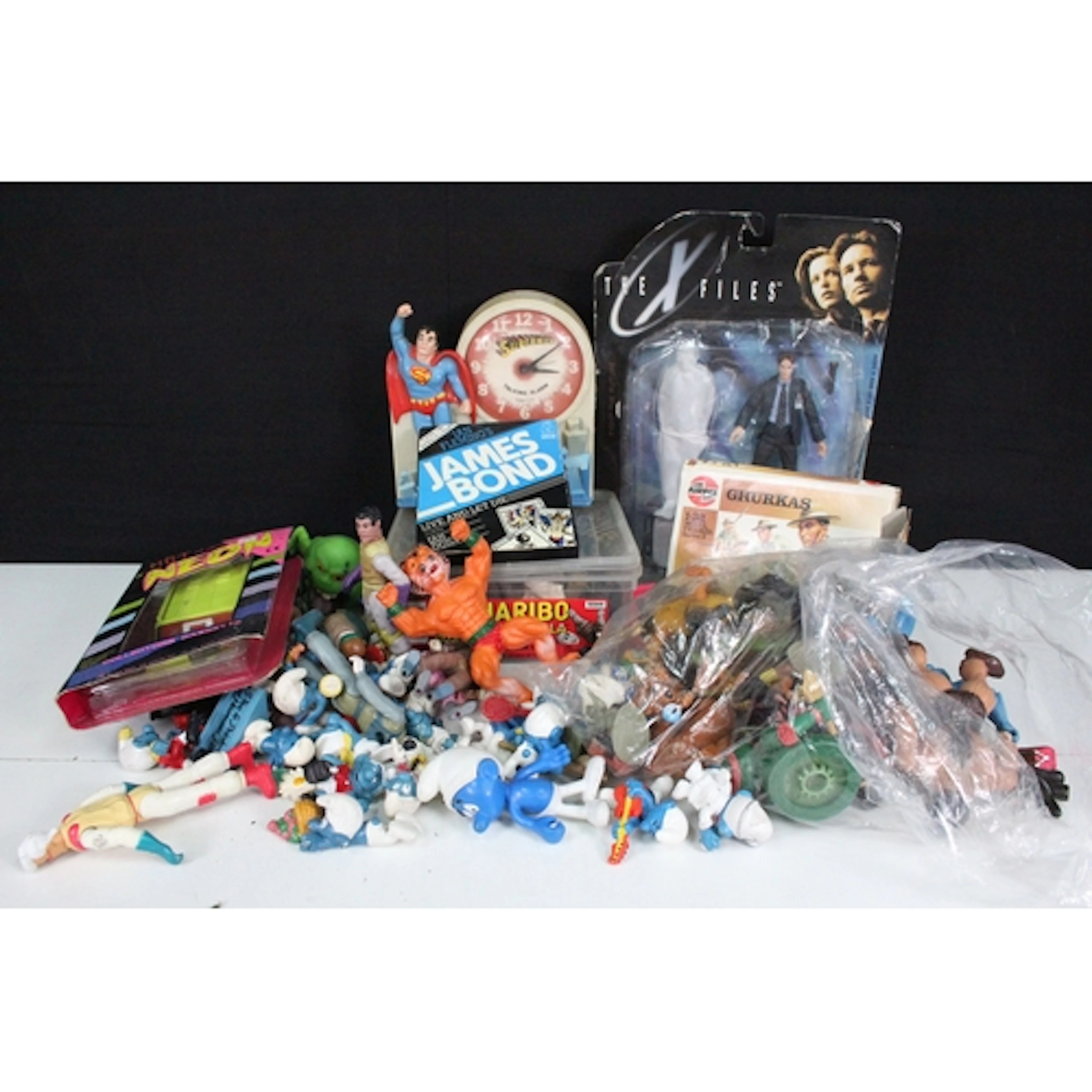 Collection of 1980s onwards toys to include quantity of Peyo...