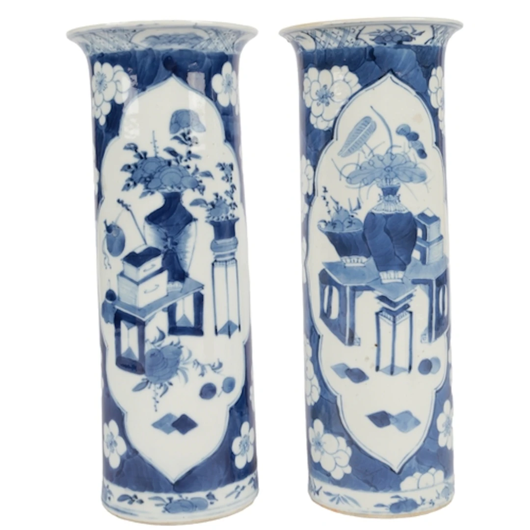 A pair of Chinese blue and white 'Antiques' sleeve vases, Ka...