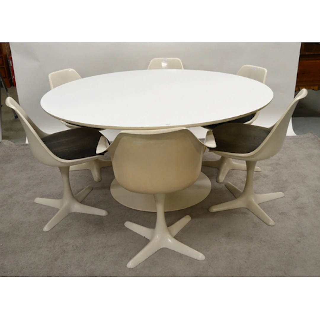 Mid 20th Century Arkana white circular tulip form dining tab...