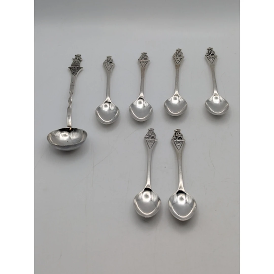 Seven silver souvenir spoons, stamped 925, silver weight 76....