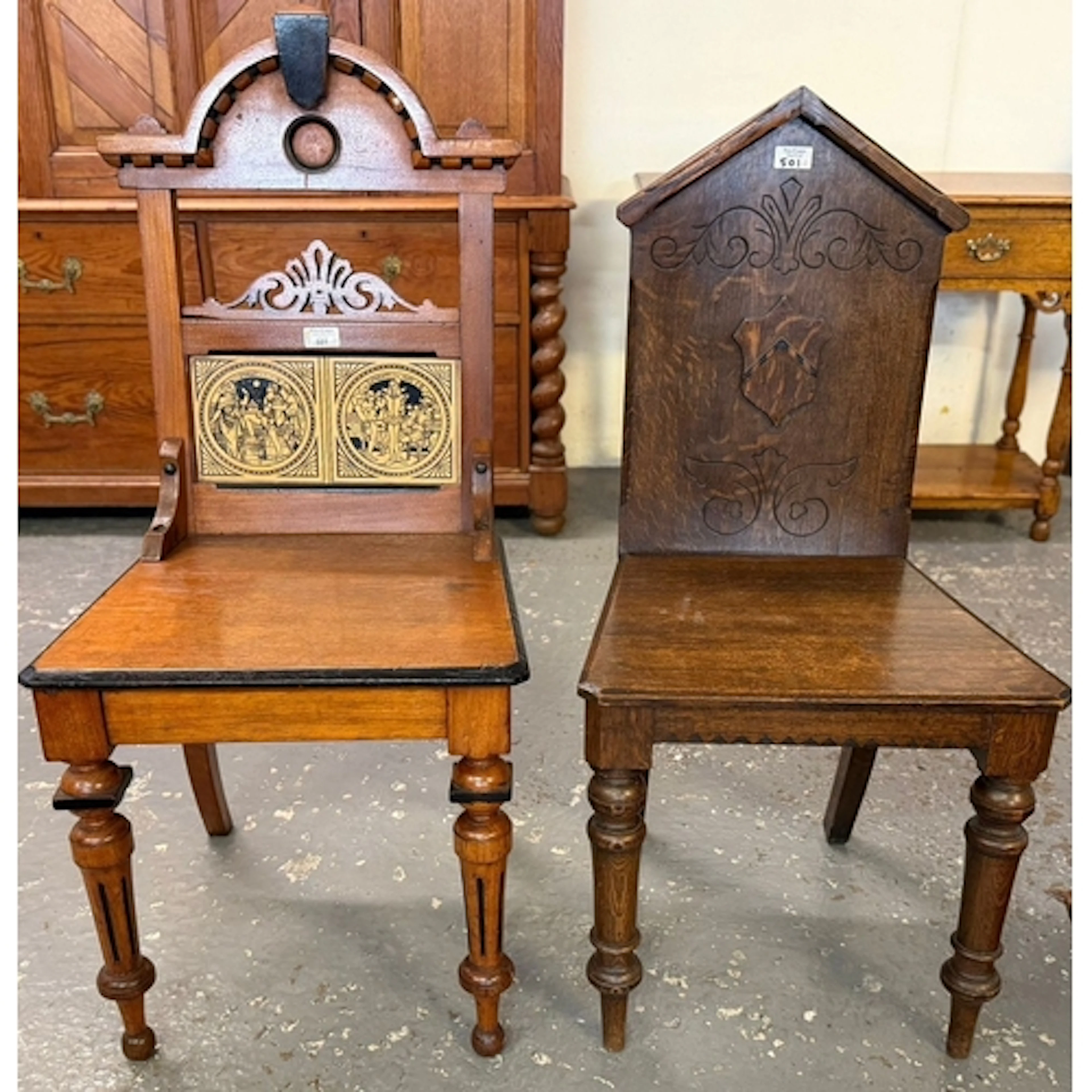 Late Victorian mahogany and oak hall chair set with two Mint...