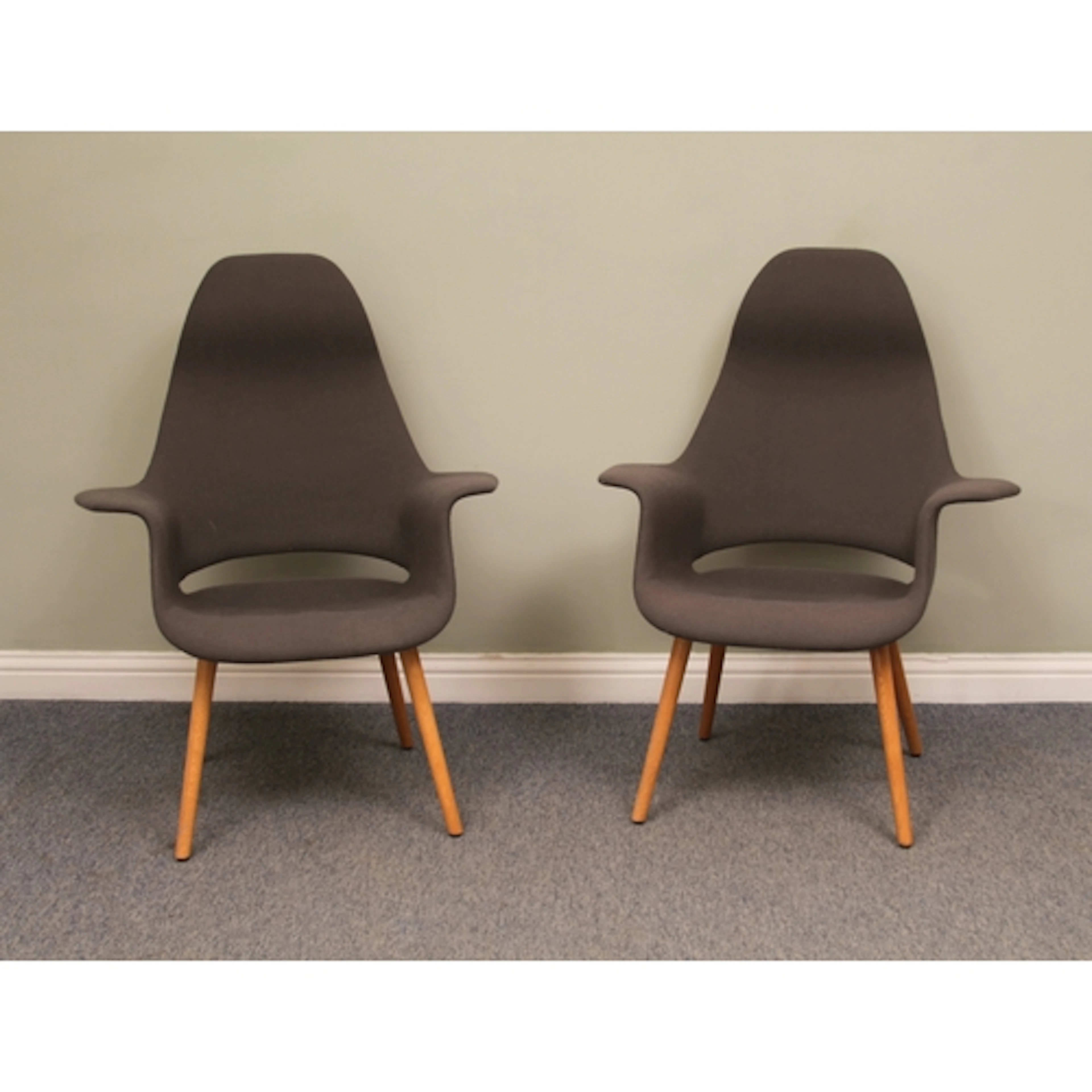 Charles Eames and Eero Saarinen for Vitra: a pair of 'Organi...