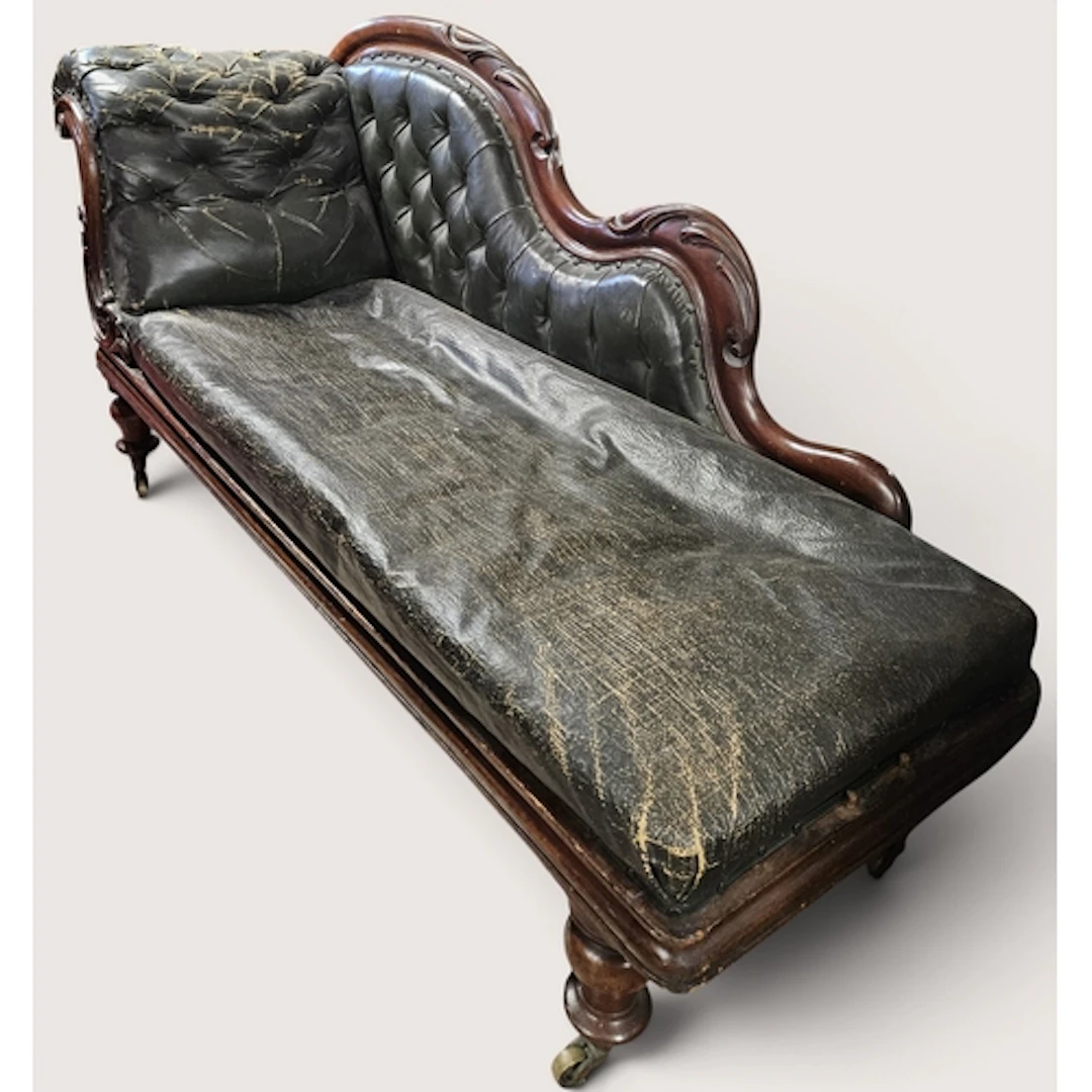 A 19th Century Mahogany show frame Chaise Longue of good qua...