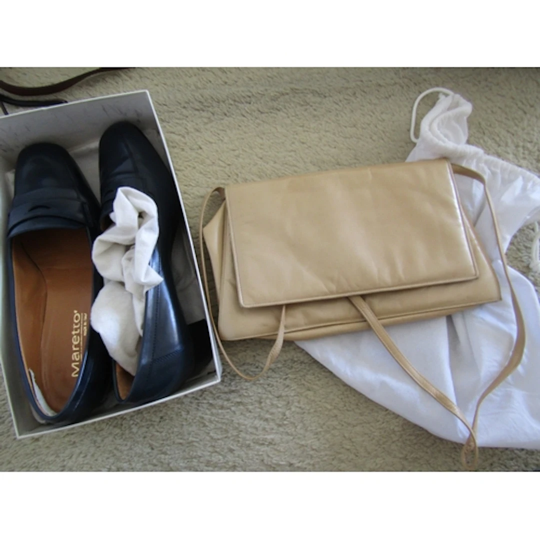 Pair of Good Quality Ladies Leather Shoes and Leather Handba...