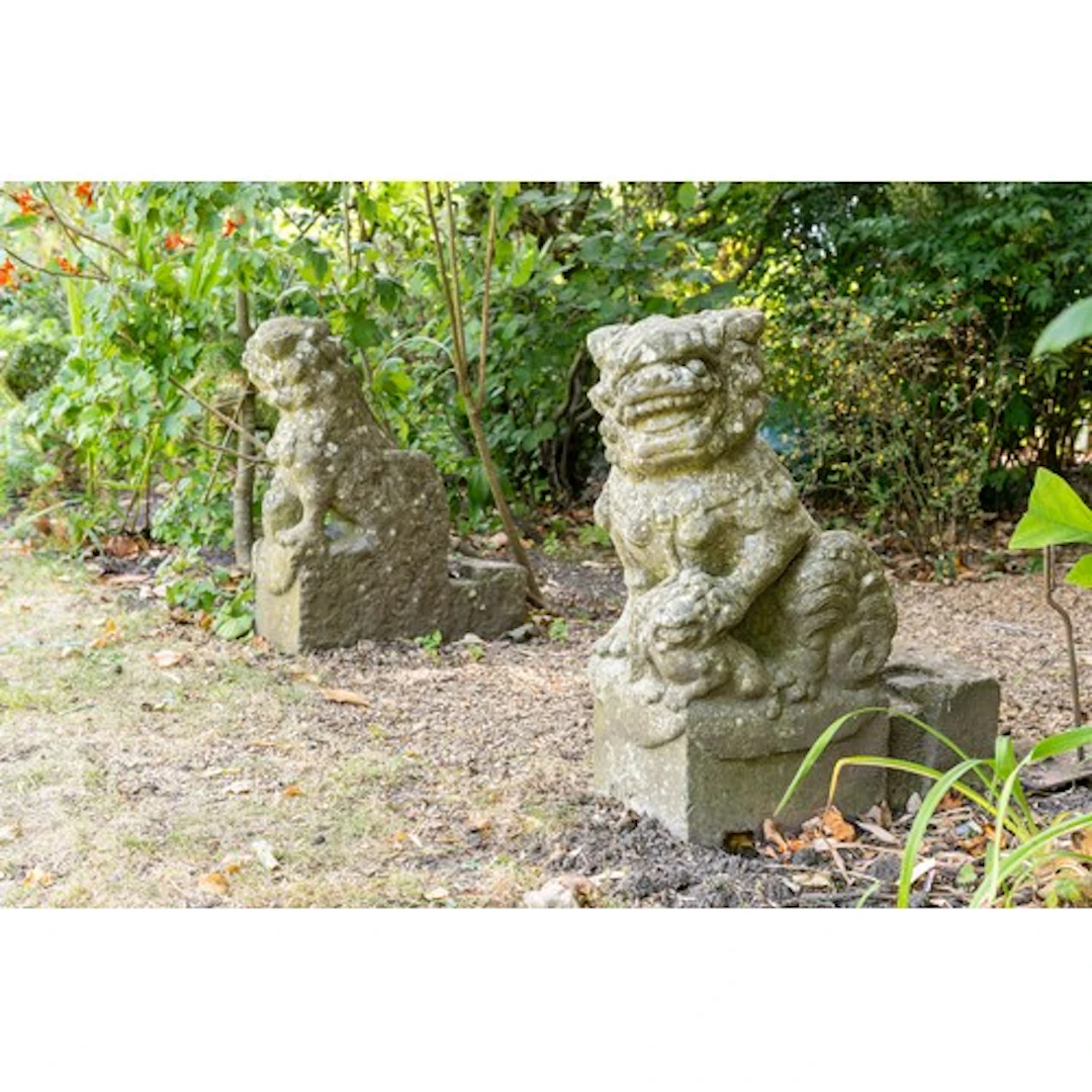 A PAIR OF LARGE CARVED MARBLE BUDDHIST LIONS QING DYNASTY (...