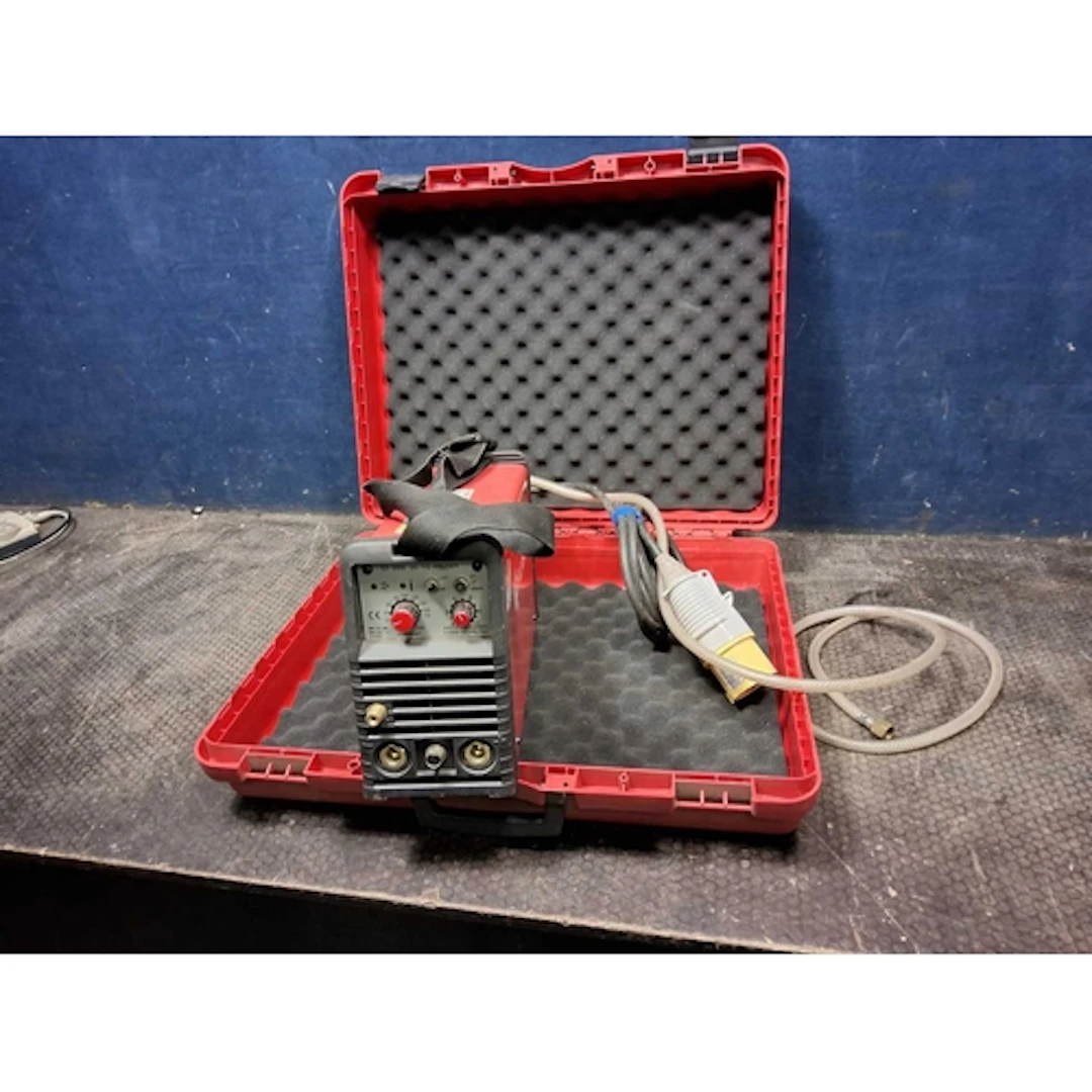 AN XCALIBUR GT2000 TIG WELDER in case, 110v 32A operation no...