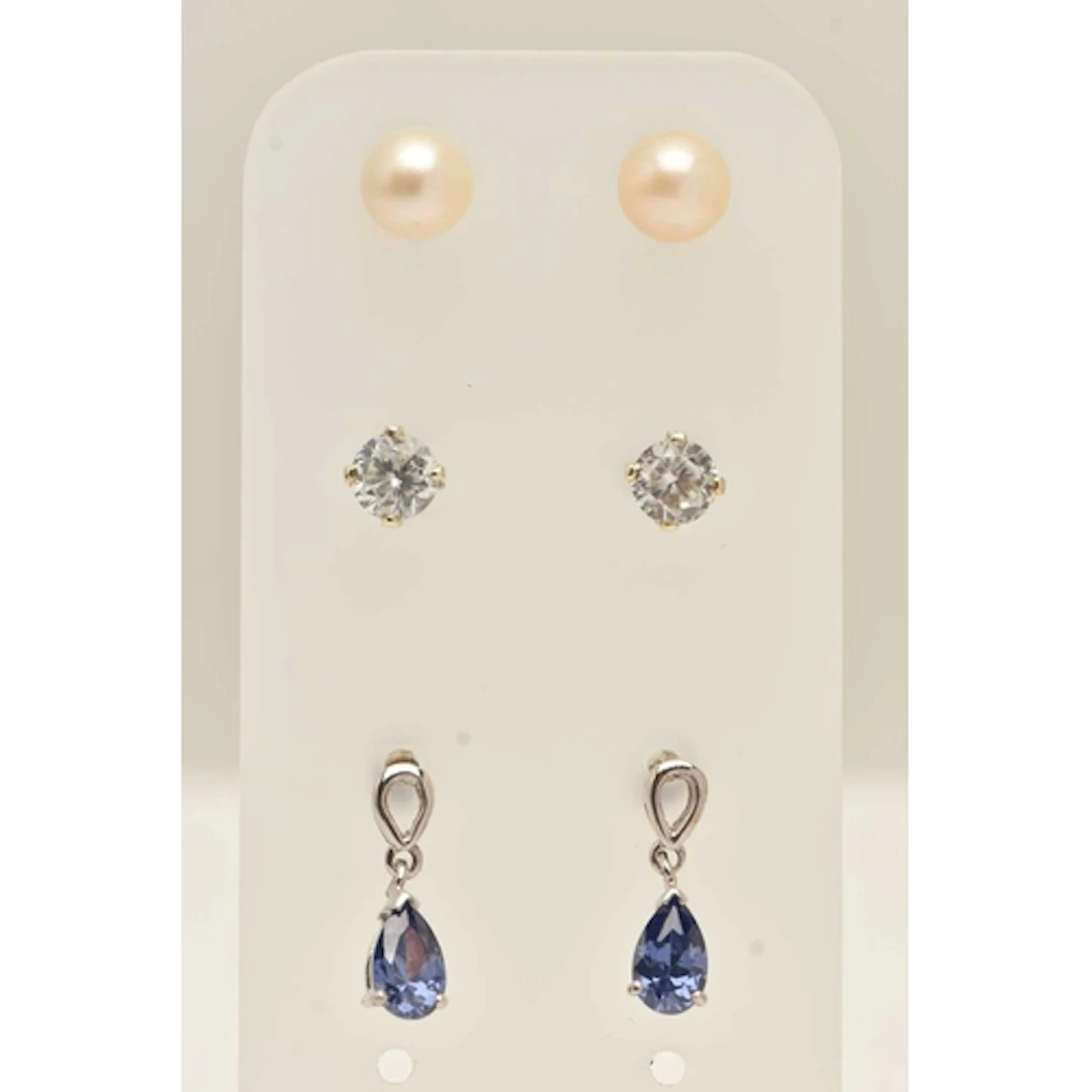 THREE PAIRS OF EARRINGS, to include a pair of cultured pearl...