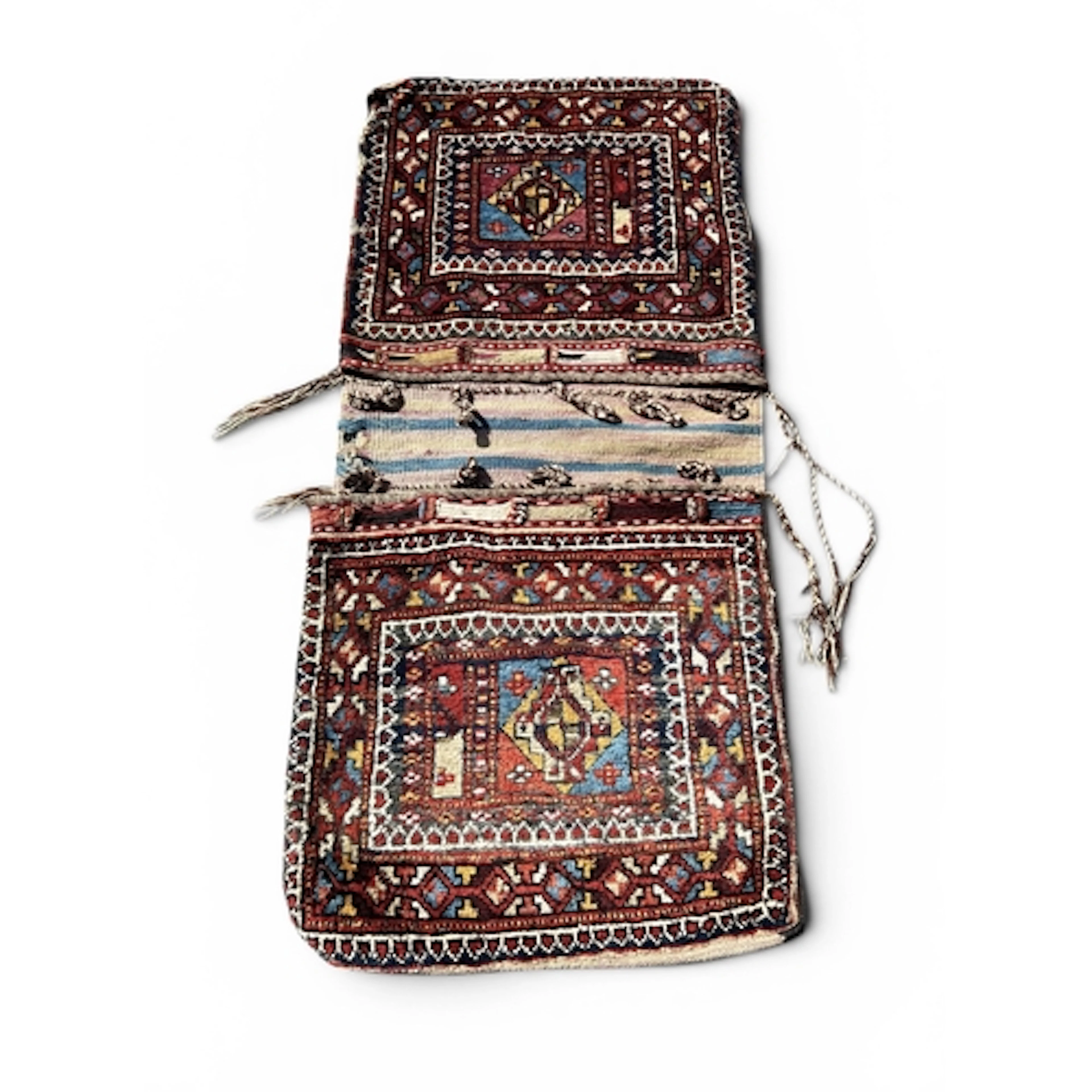 AN ANTIQUE SADDLEBACK TRIBAL RUG 134 x 60 cm