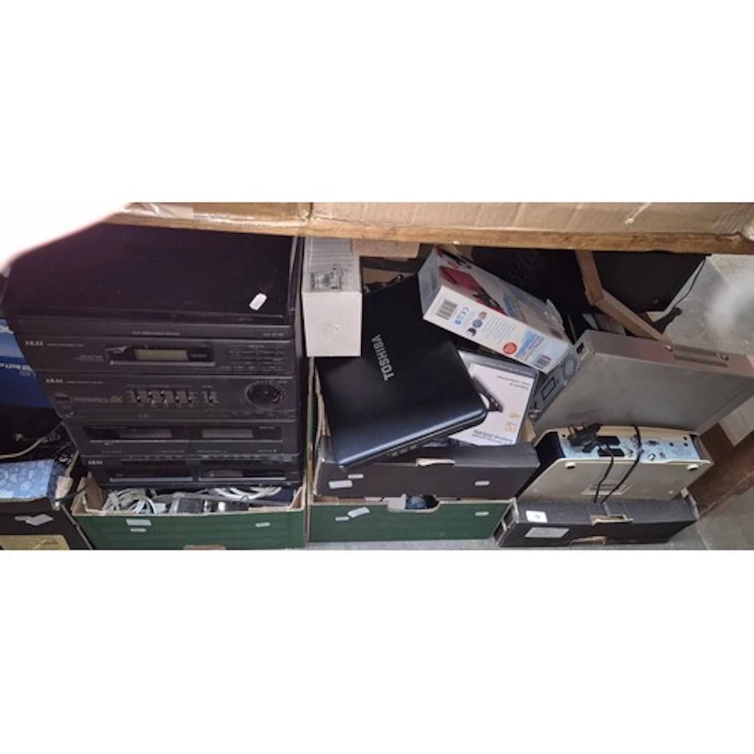 An Akai hi fi system, and 5 boxes to include digiboxes, Tosh...