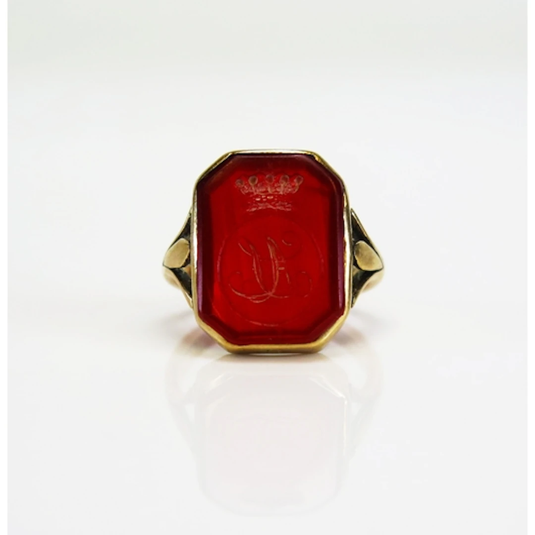 9ct gold and carnelian seal ring, size L, etched 9ct, 5.2g