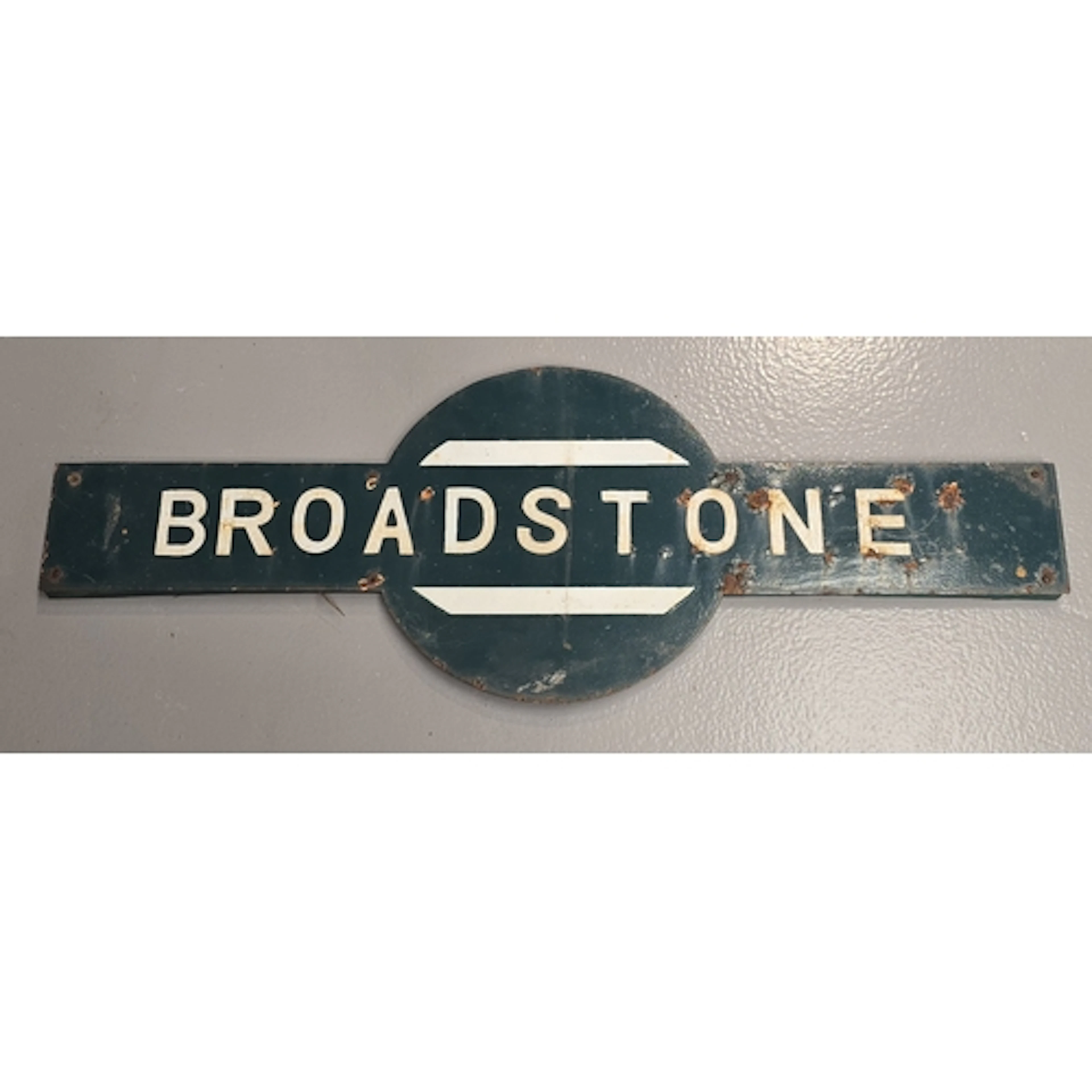Railwayana: Local Interest Southern Rail Totem Station Sign ...