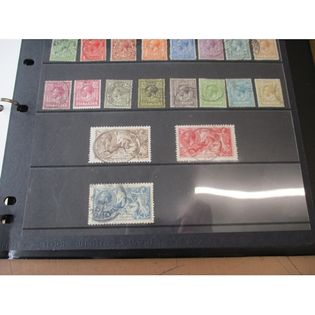 QV-QEII M/U coln in 2 albs and 6 Harrington & Byrne folders,...