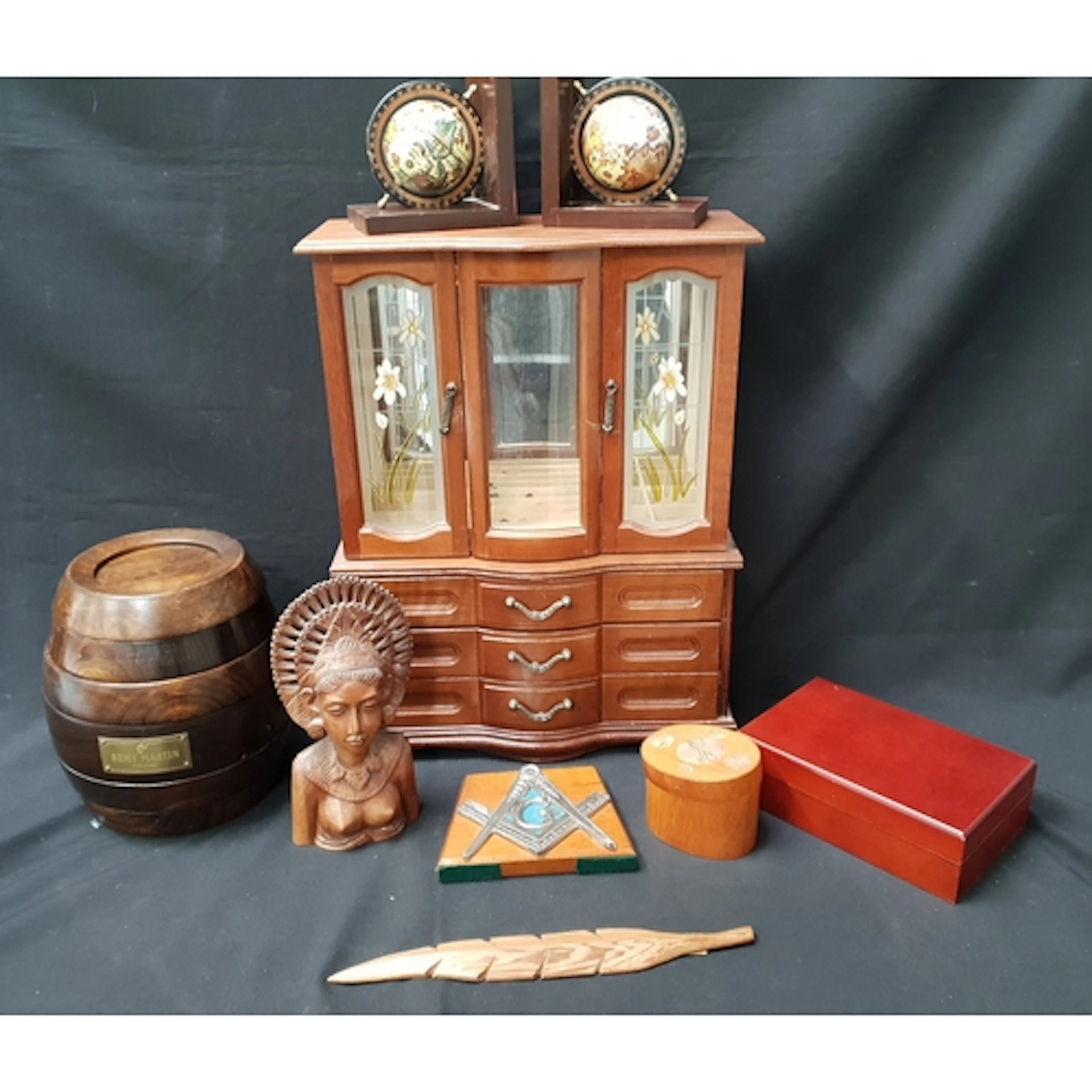 SELECTION OF WOODEN COLLECTABLES ITEMS including a vintage j...