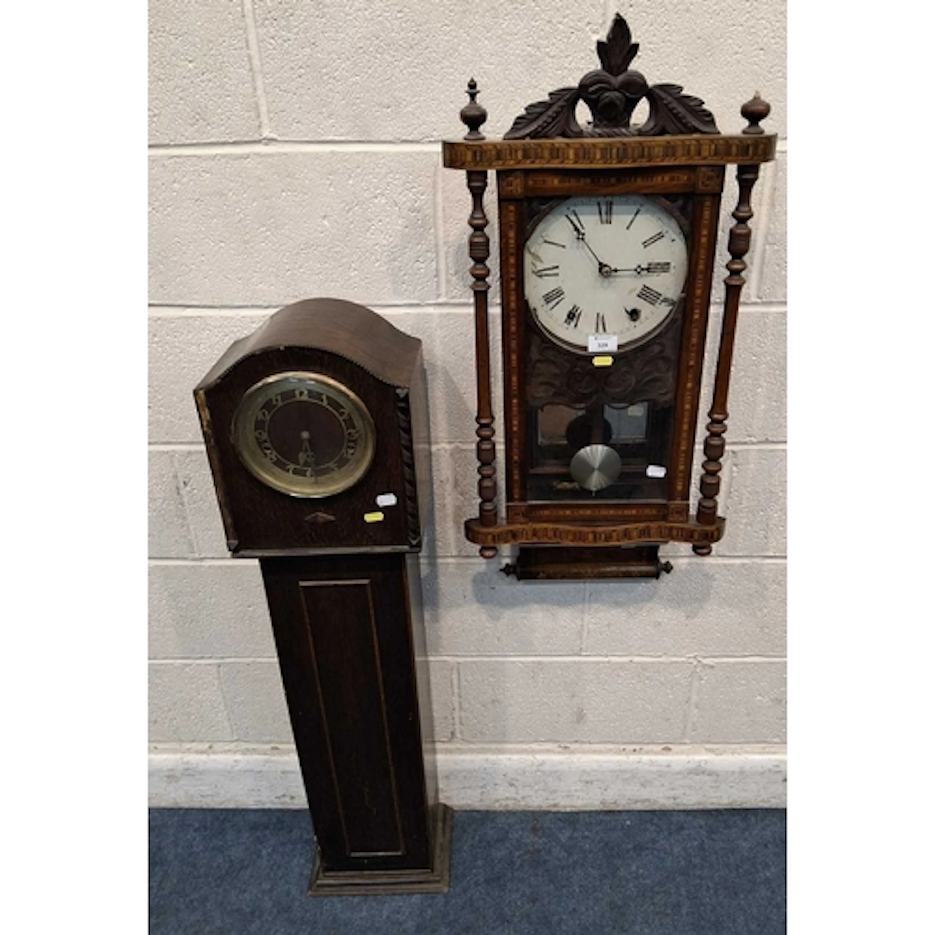 AN EARLY 20TH CENTURY WALL CLOCK, with a foliate pediment, p...