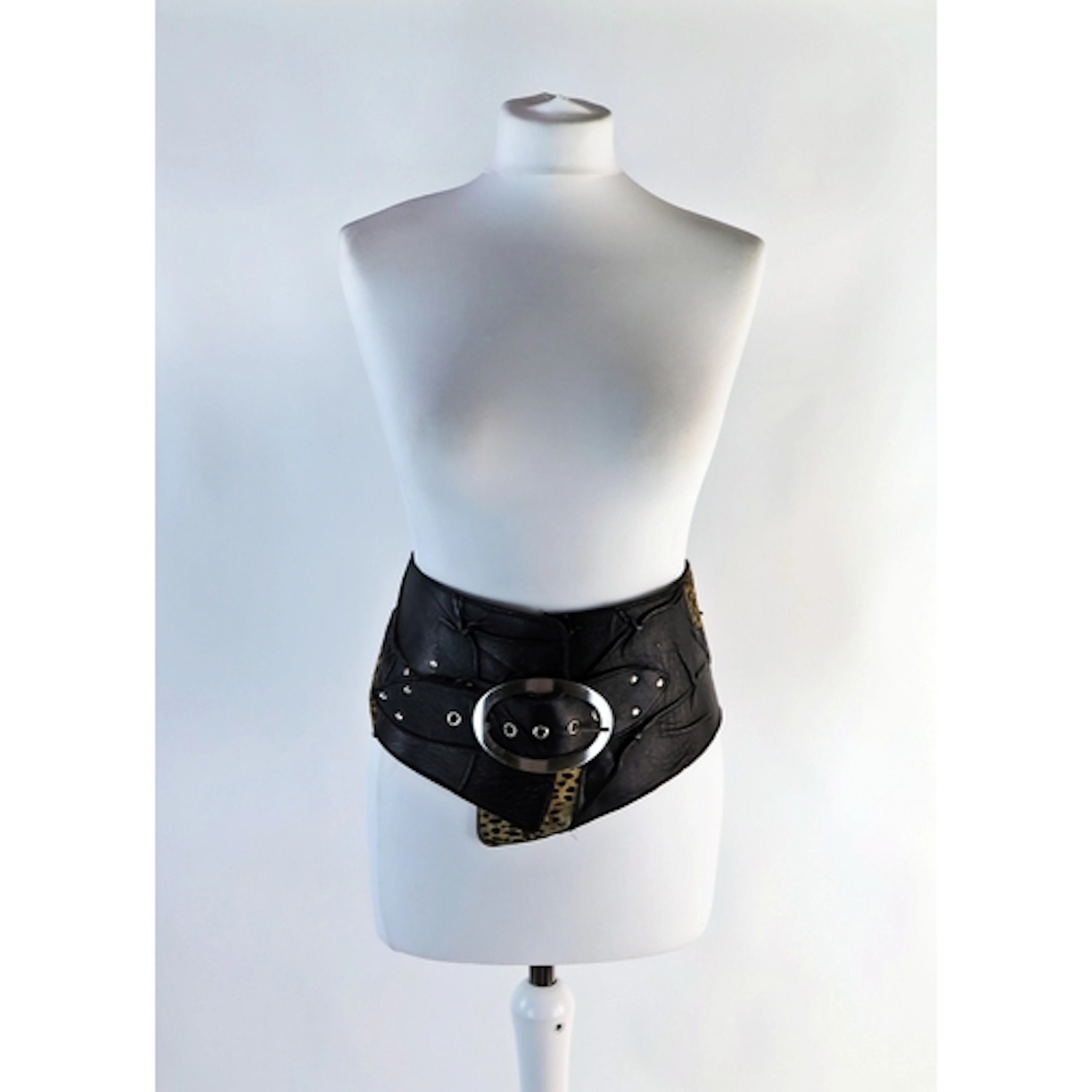 Spanish vintage lady's statement waist belt in black leather...